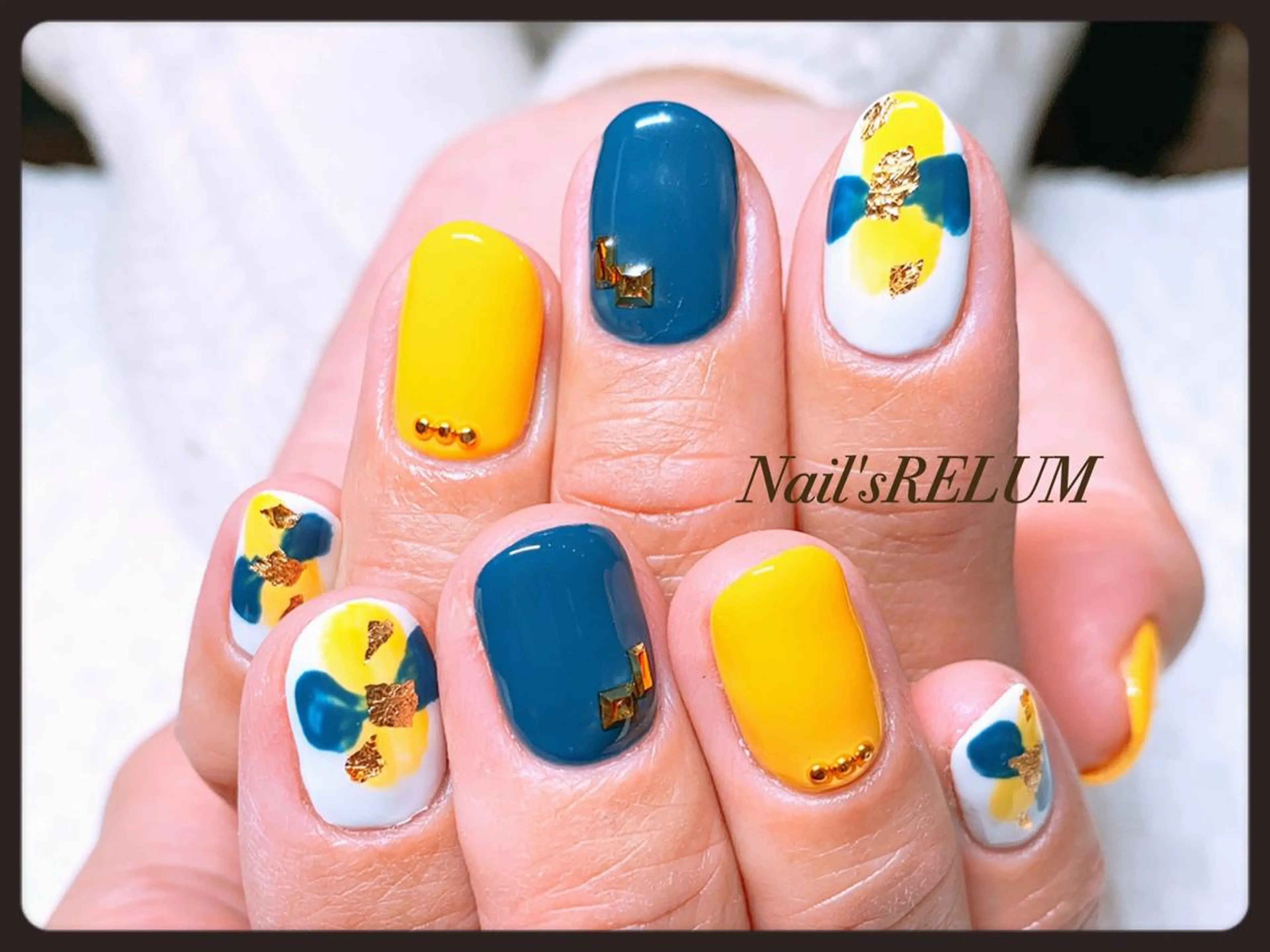 ネイル THECOLORS所属・近貞 莉奈のネイルデザイン