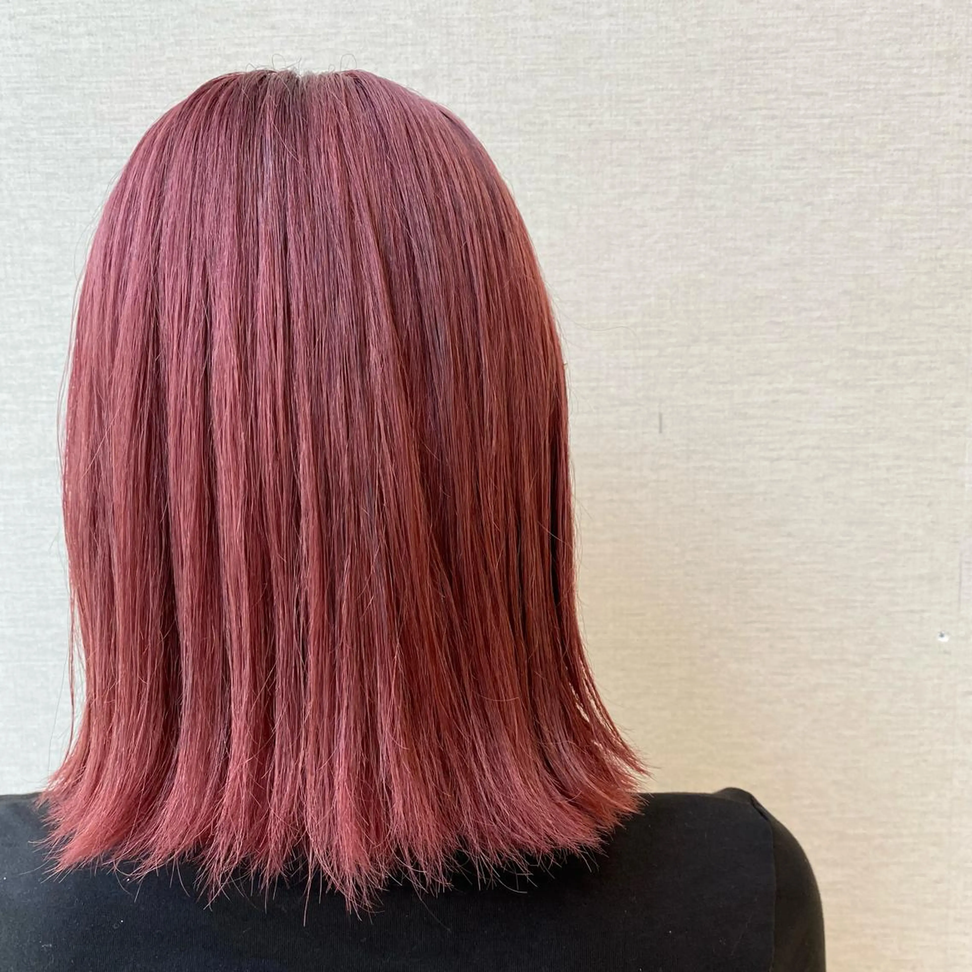 ミディアム 佐藤 彩香のヘアスタイル