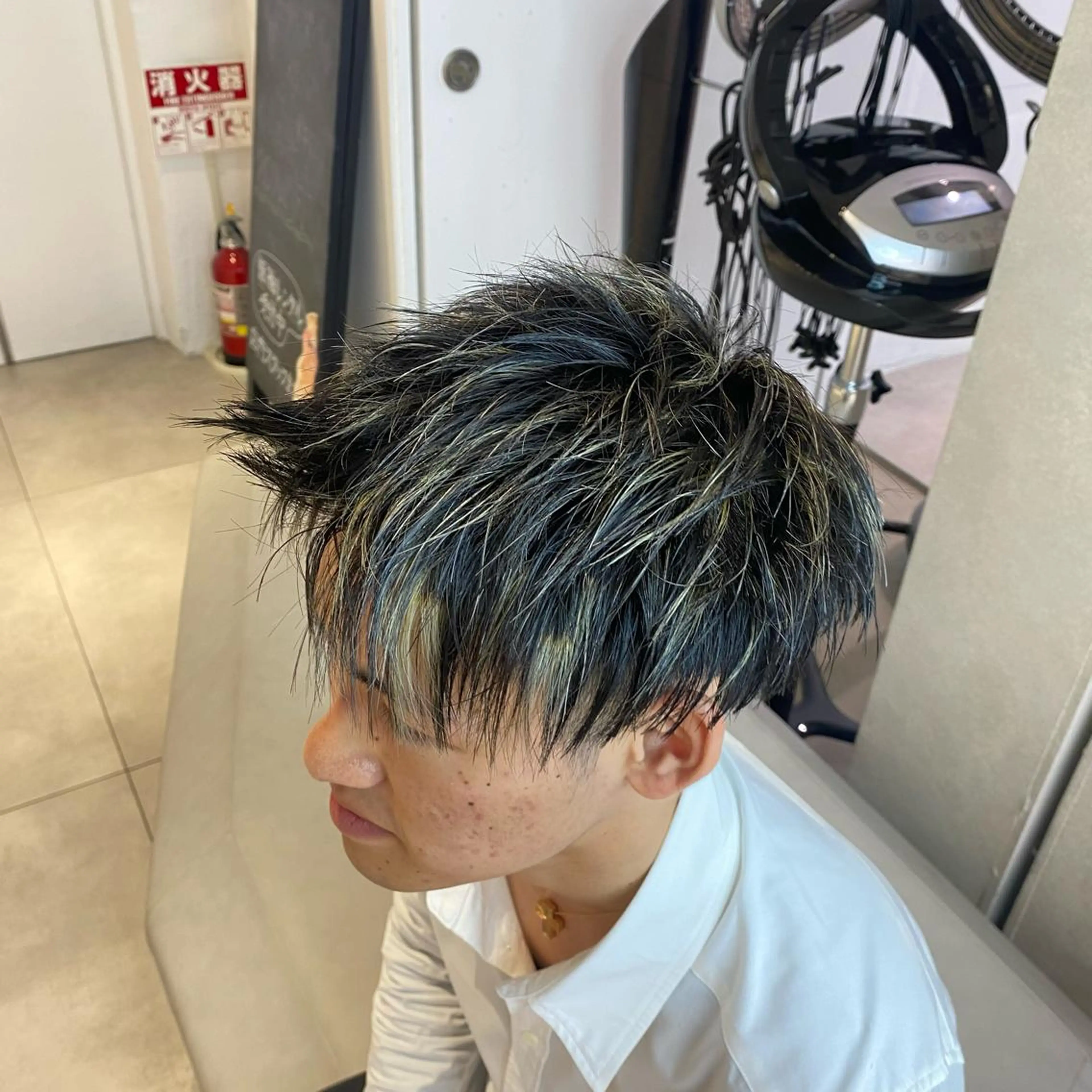 カラー メンズ 酸性ストレート・ メンズ  三原 楊子のヘアスタイル