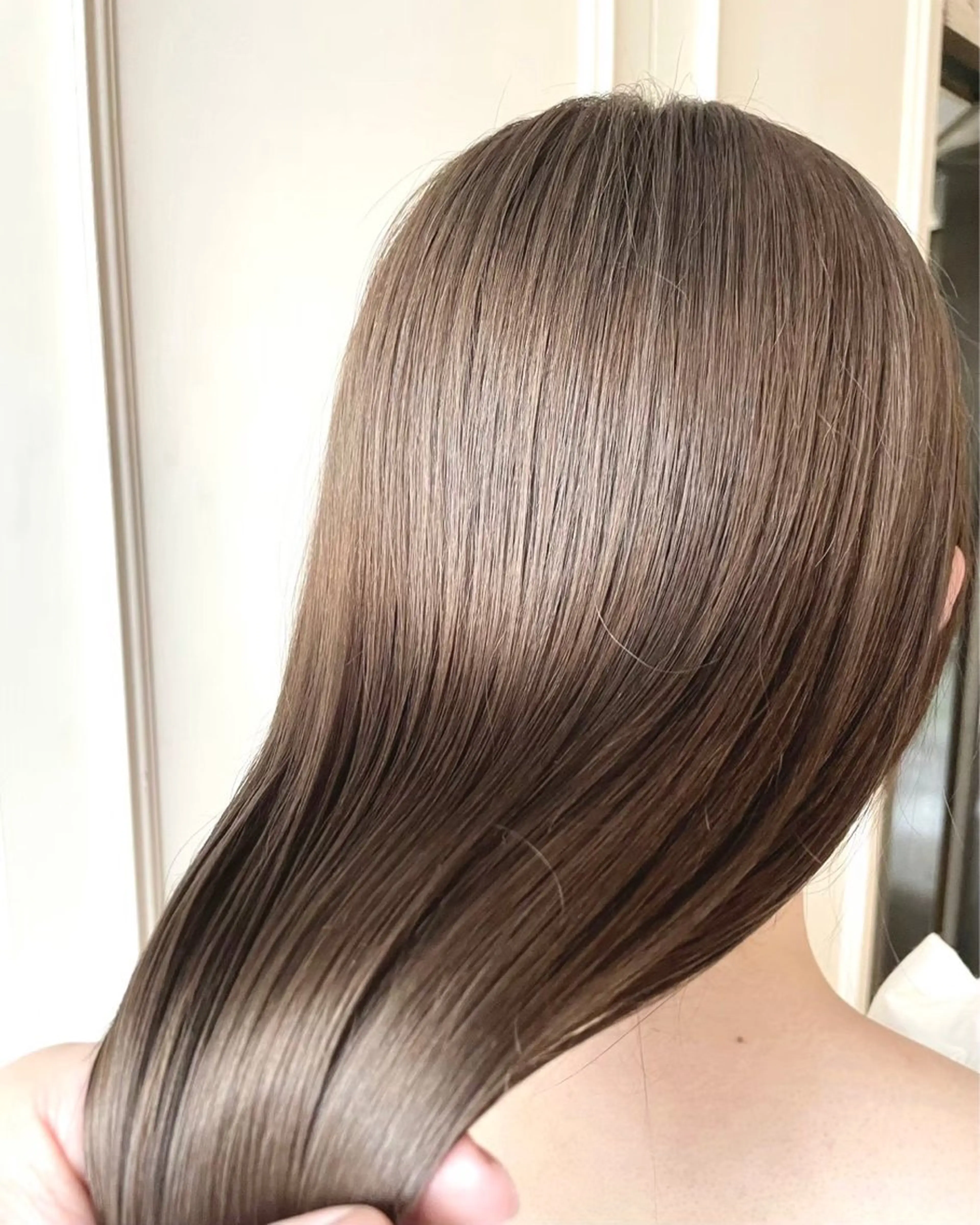 セミロング カラー 🌷横浜/レイヤー /艶カラー🌷のヘアスタイル