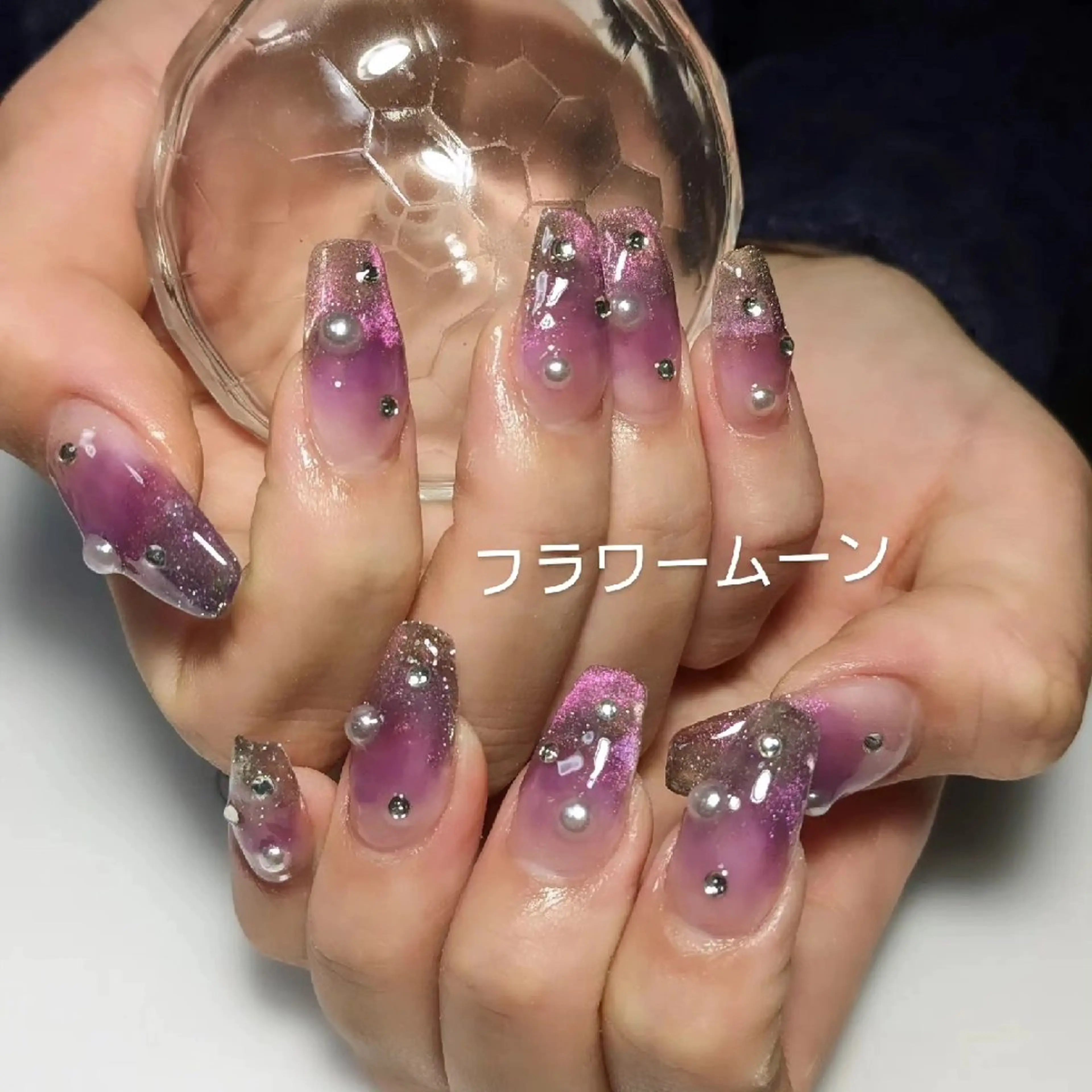 ネイル マグネットネイル フラワー ムーンのネイルデザイン