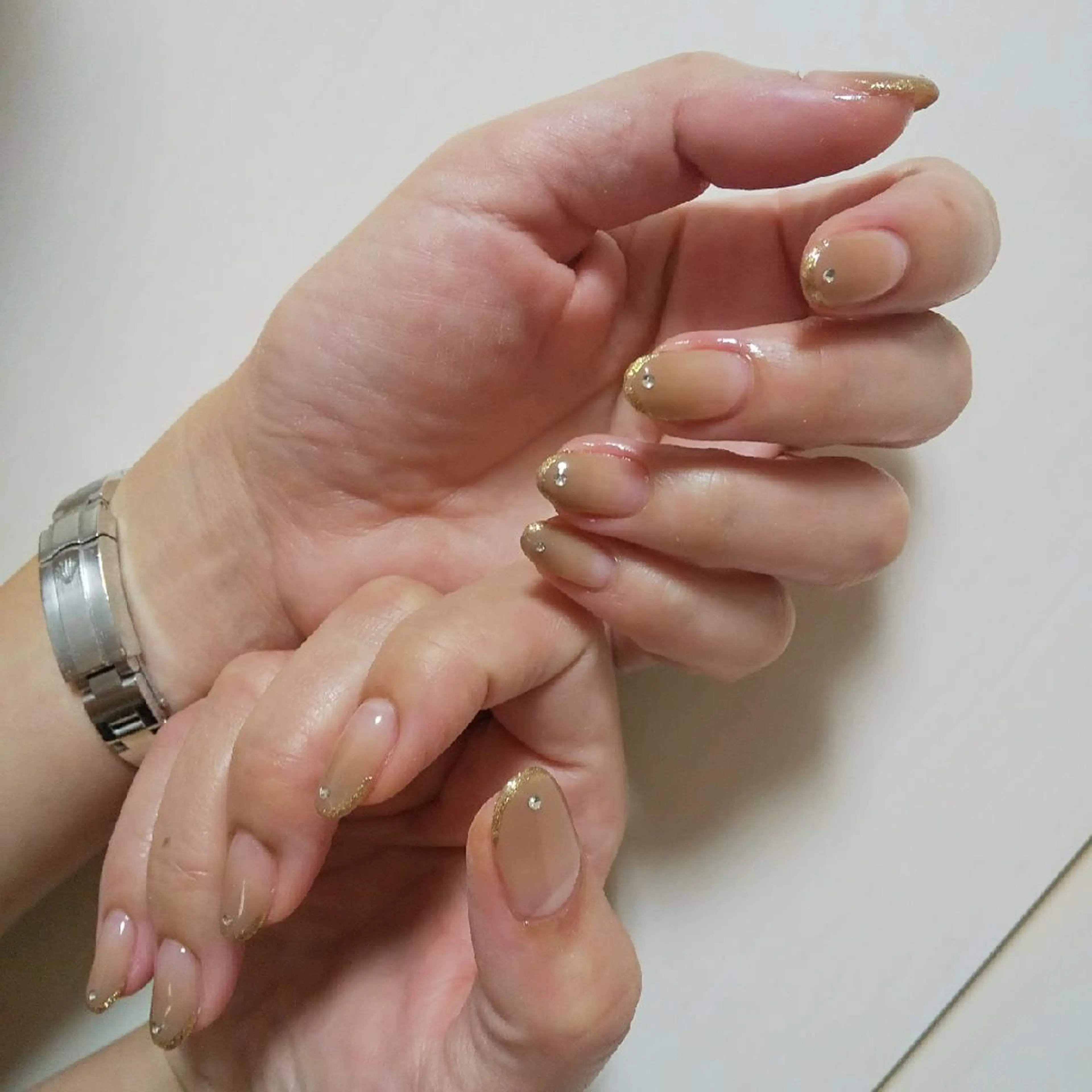 ネイル グラデーション オフィスネイル ストーンネイル ハンドネイル ネイルサロンベルティ .keikoのネイルデザイン