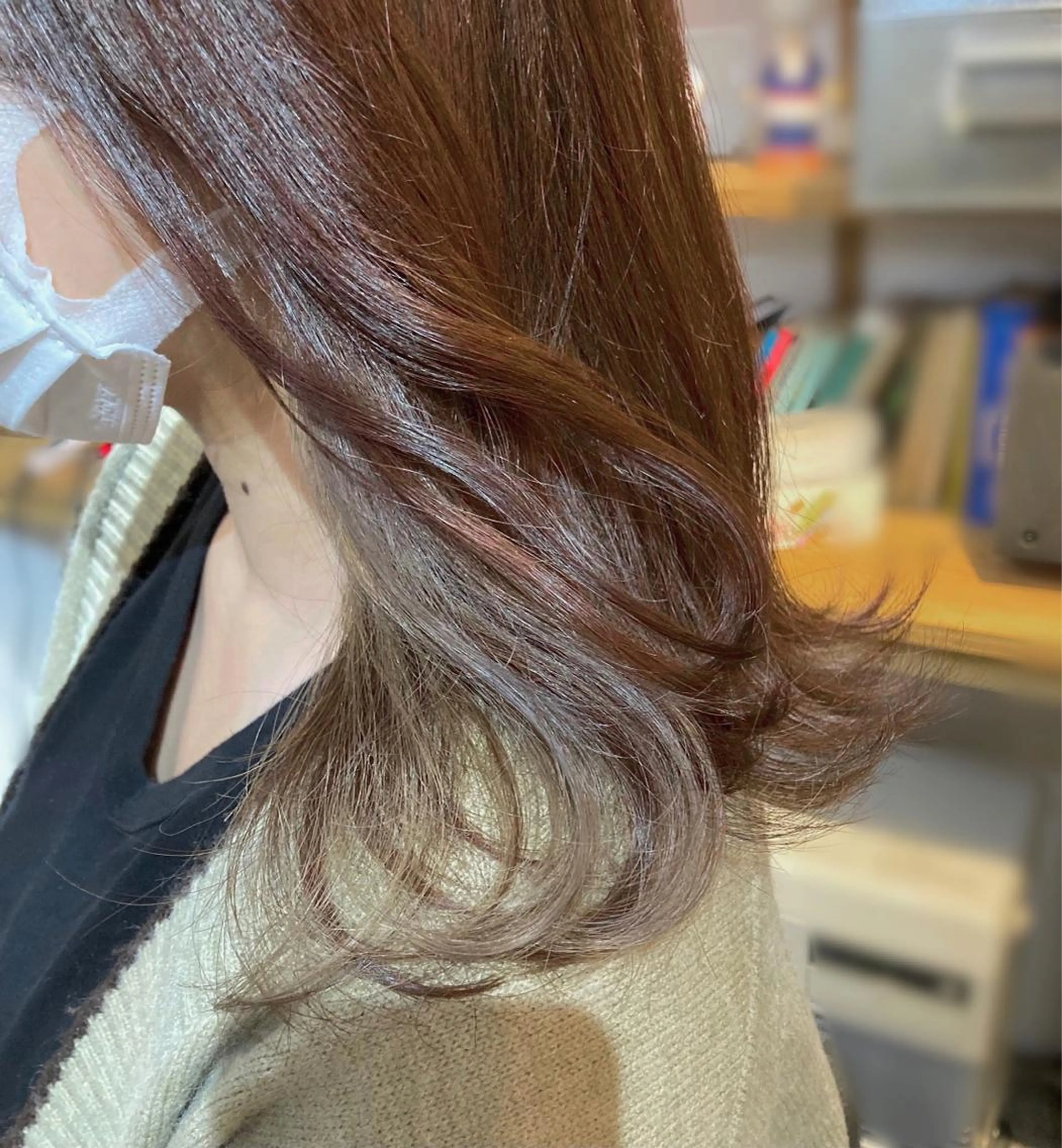 セミロング roka ノゾミのヘアスタイル