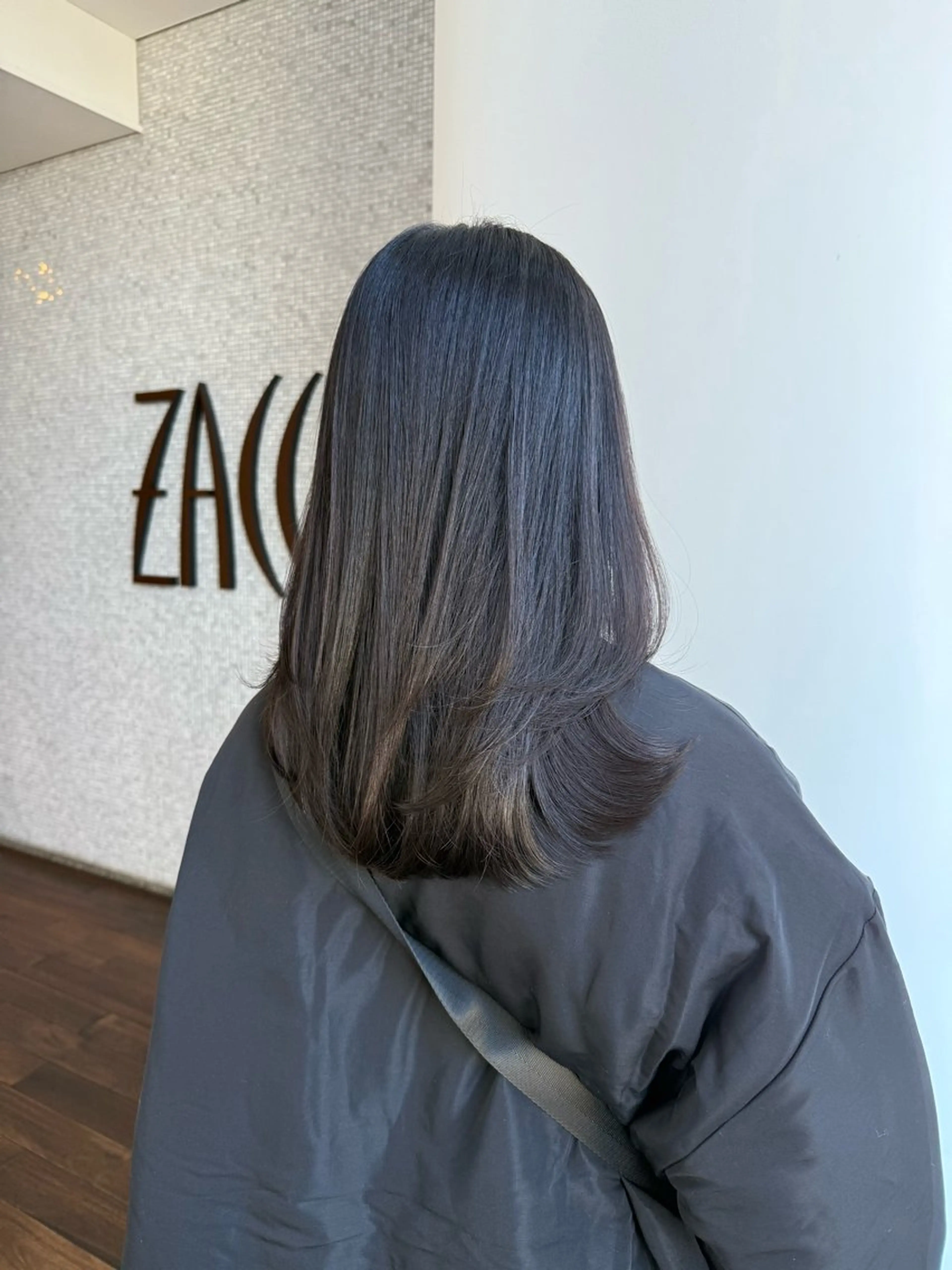 ロング レイヤーカット ローレイヤー カット ZACC Vie所属・森川 翔太のヘアスタイル