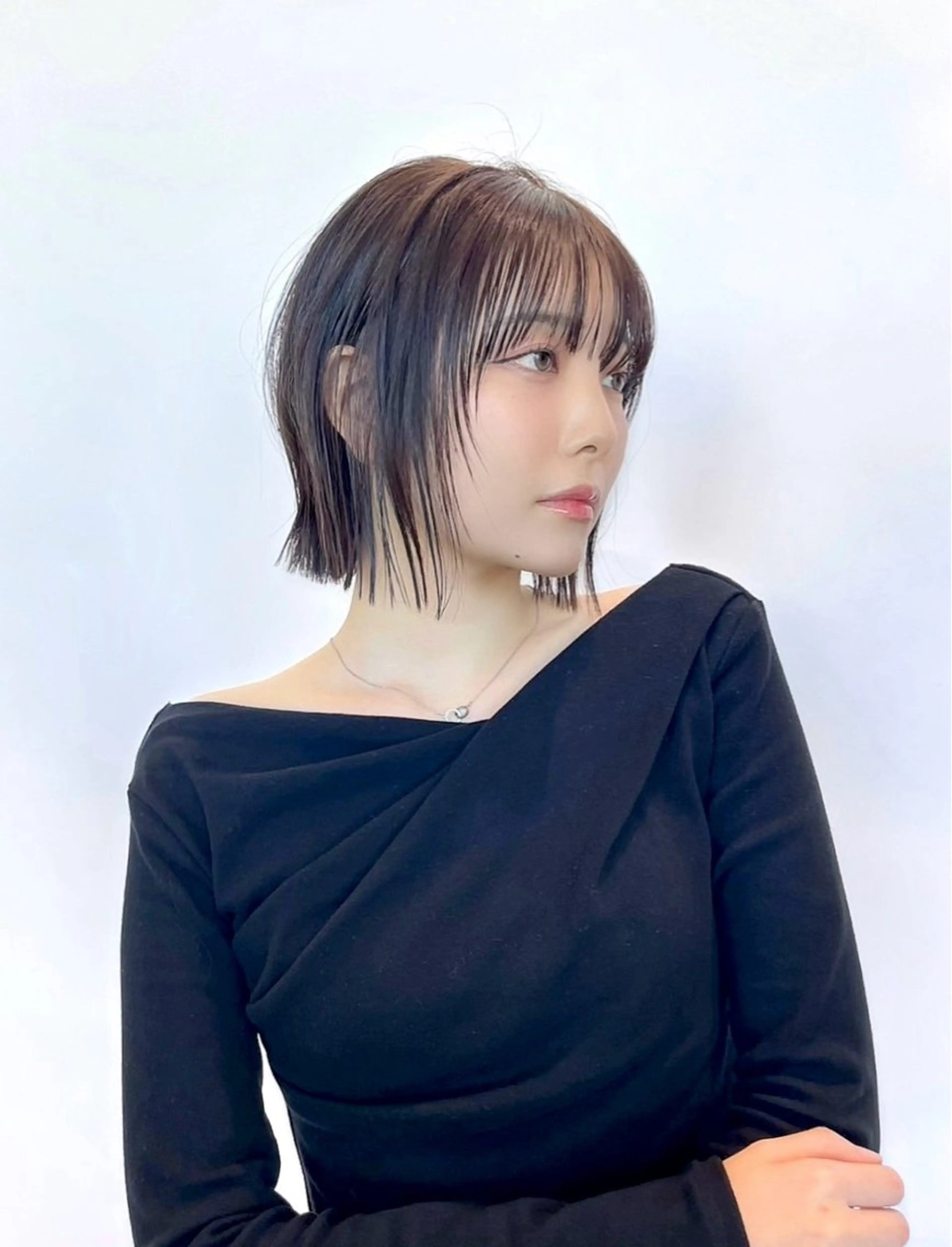 ショート ボブ くびれヘア 顔まわりレイヤー レイヤーカット カット ✨−5歳大人ショート ヘア✨れいじのヘアスタイル