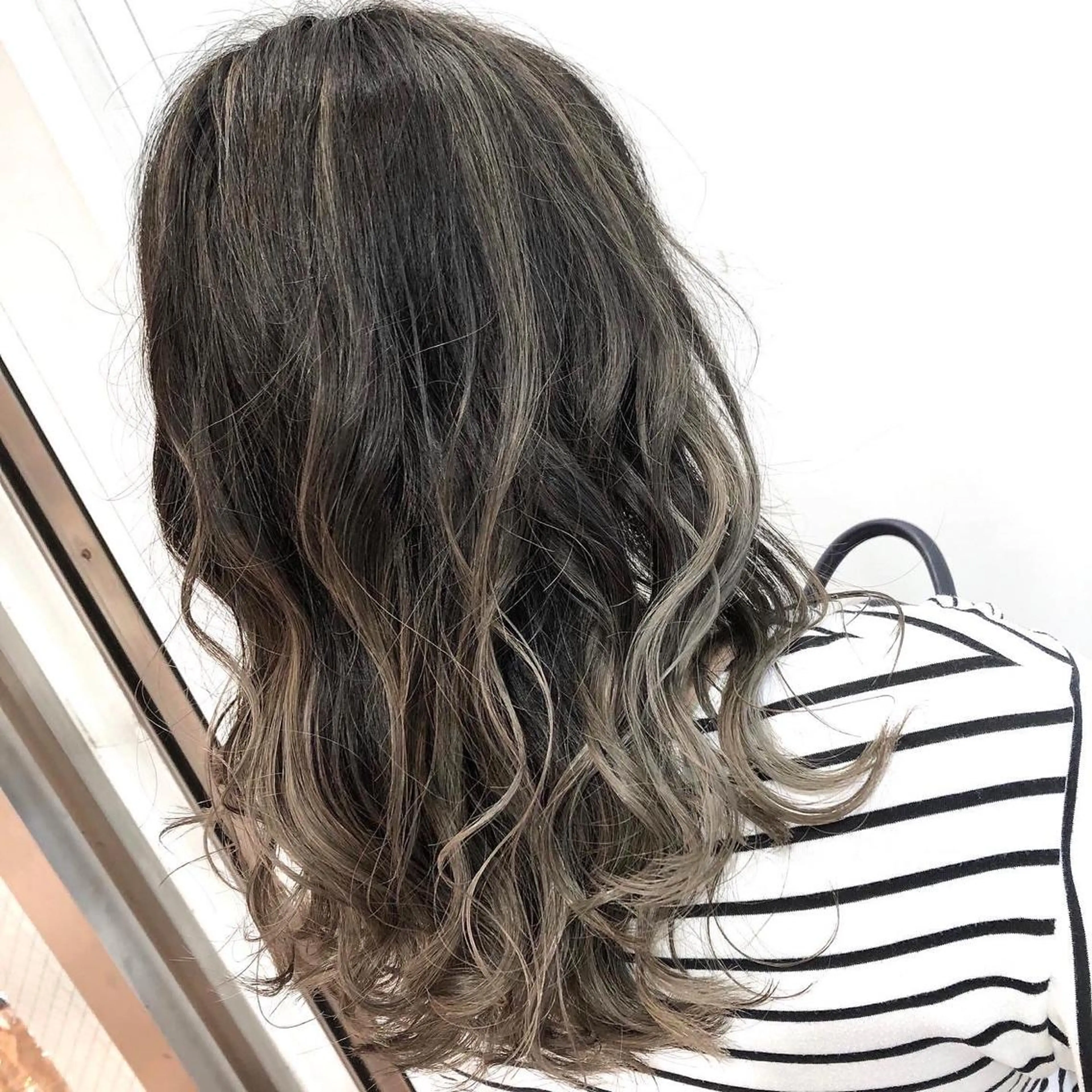 セミロング カラー 脱白髪染め専門店HAKUA PLUS白髪ぼかし町田2号店所属・脱白髪染め 大月竜斗のヘアスタイル