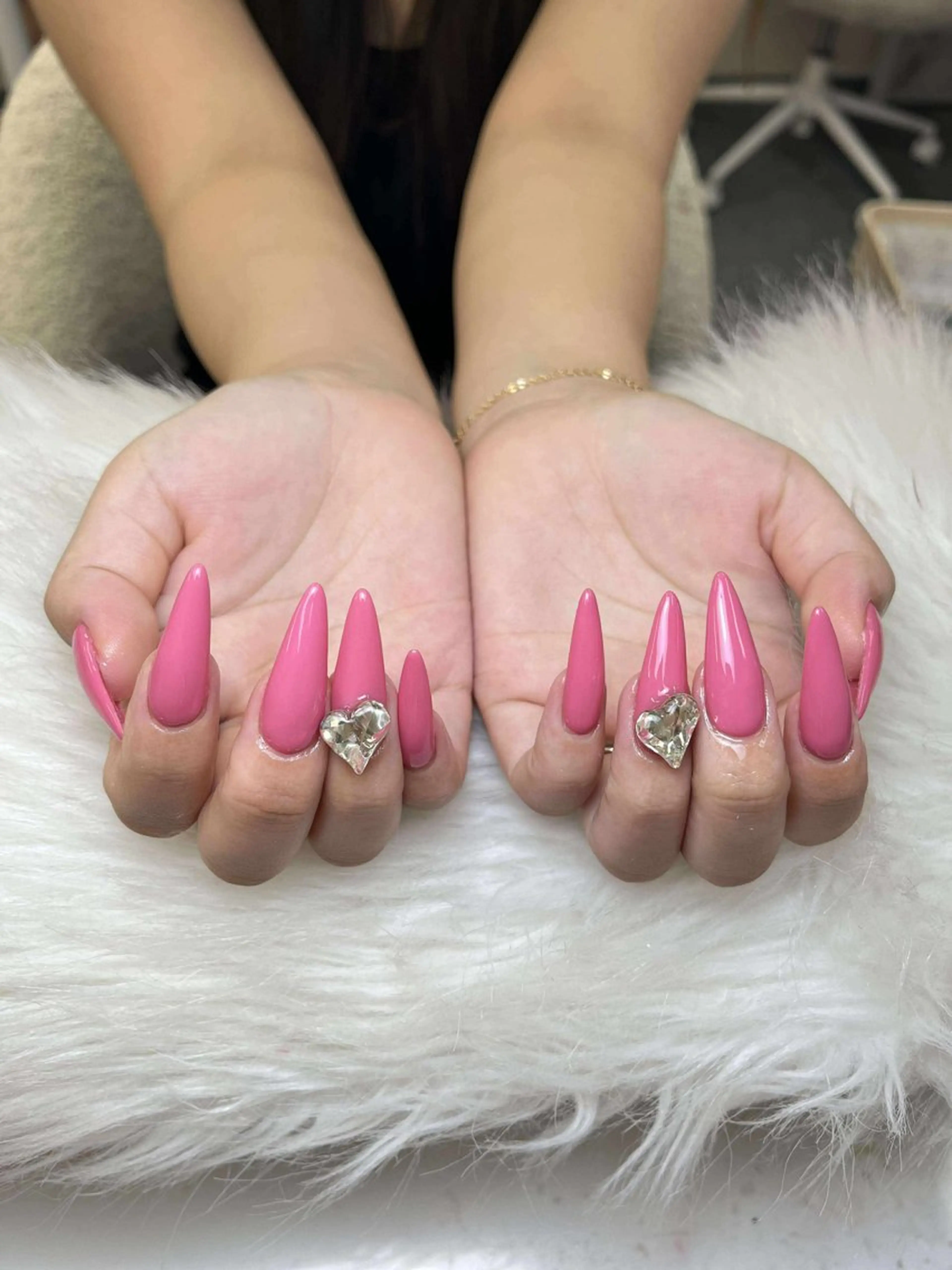 ネイル チークネイル ハート ホログラムネイル ミラーネイル ニュアンスネイル Nie Nail Shinokuboのネイルデザイン
