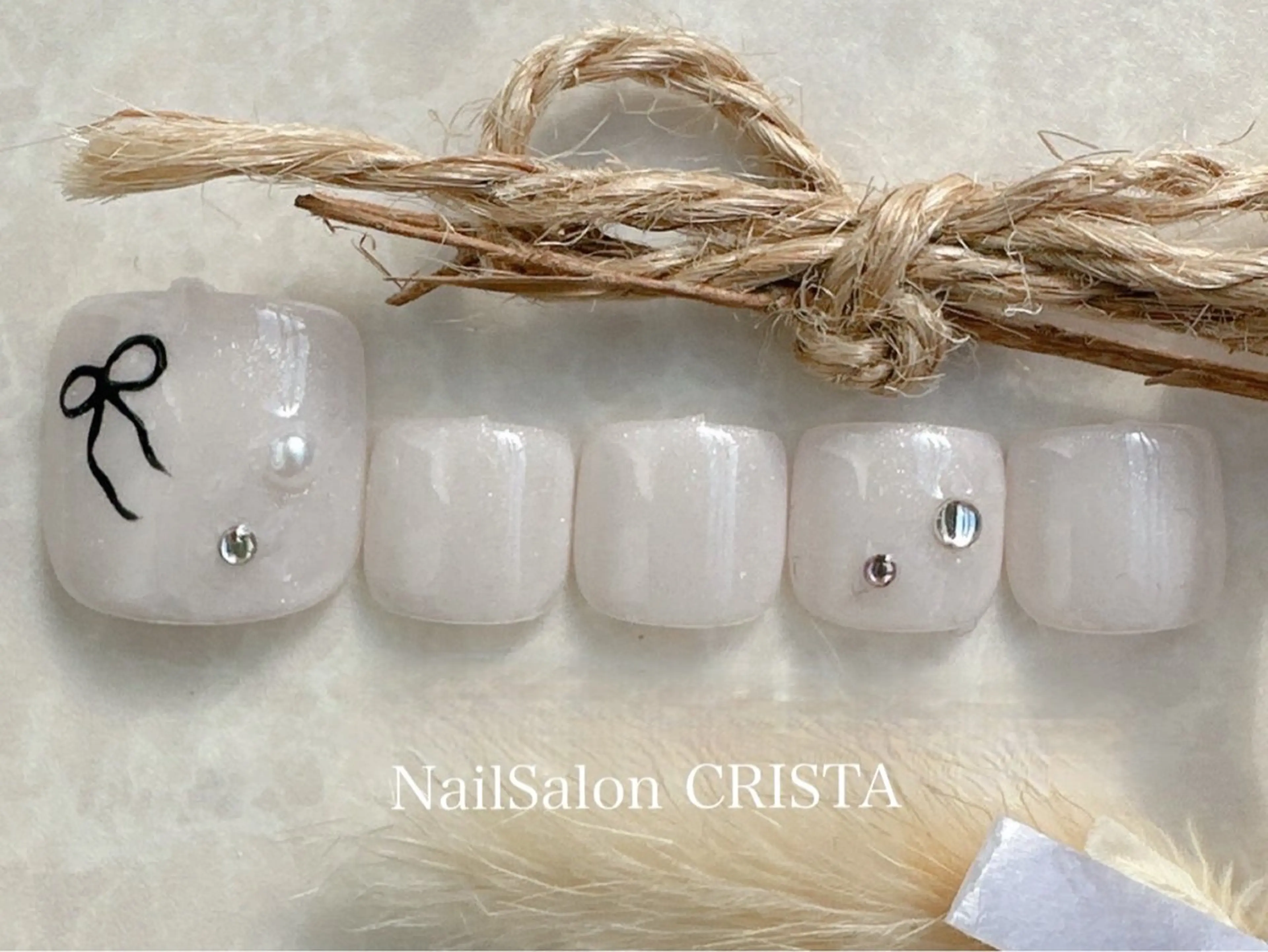 ネイル フットネイル ジェルネイル マグネットネイル オフィスネイル ワンカラーネイル NAILSALON CRISTA所属・🤍CRISTA yui🤍のネイルデザイン