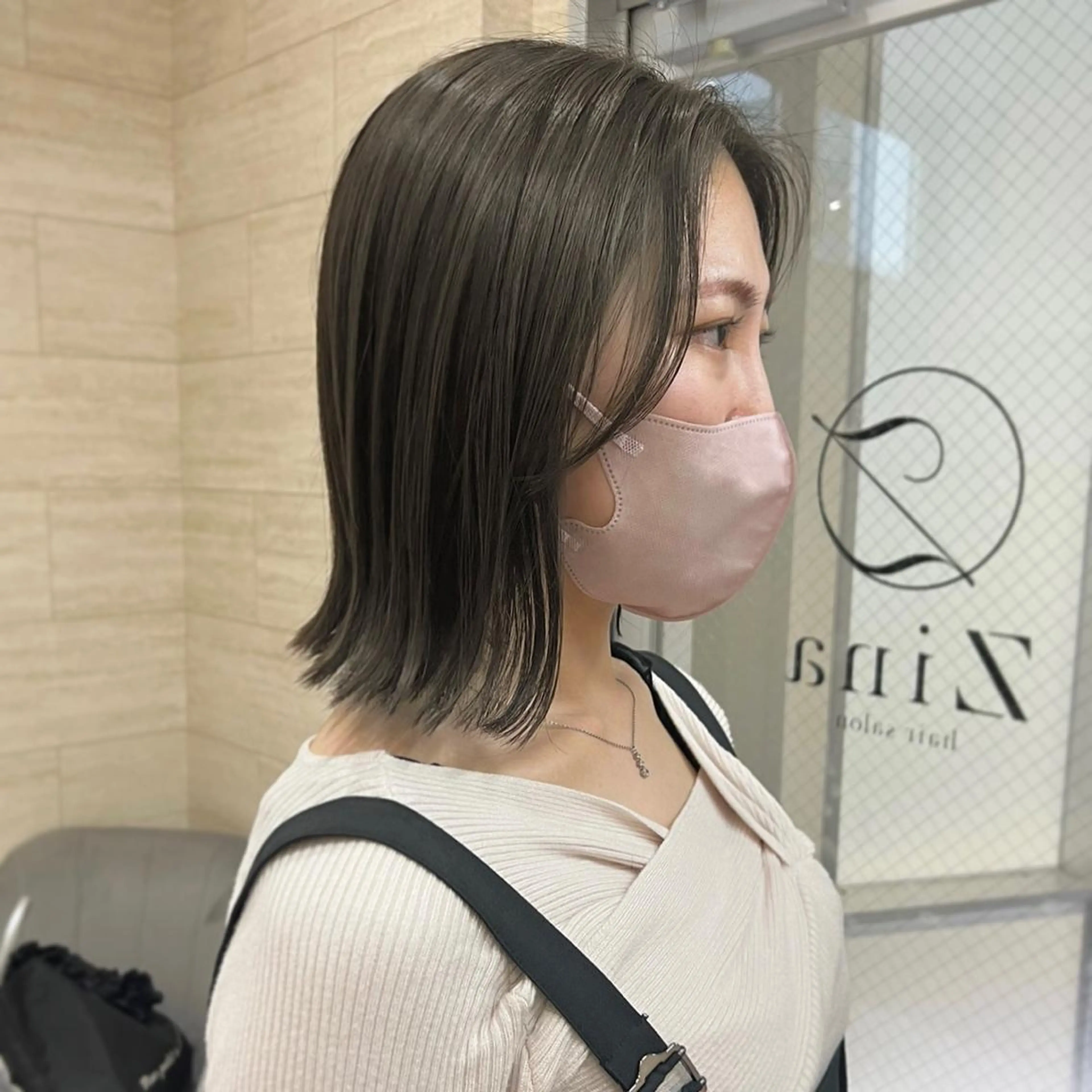 ミディアム カラー ベージュカラー ブリーチ ダブルカラー グレージュ ブリーチなしカラー ANNA /艶髪/ハイトーンのヘアスタイル