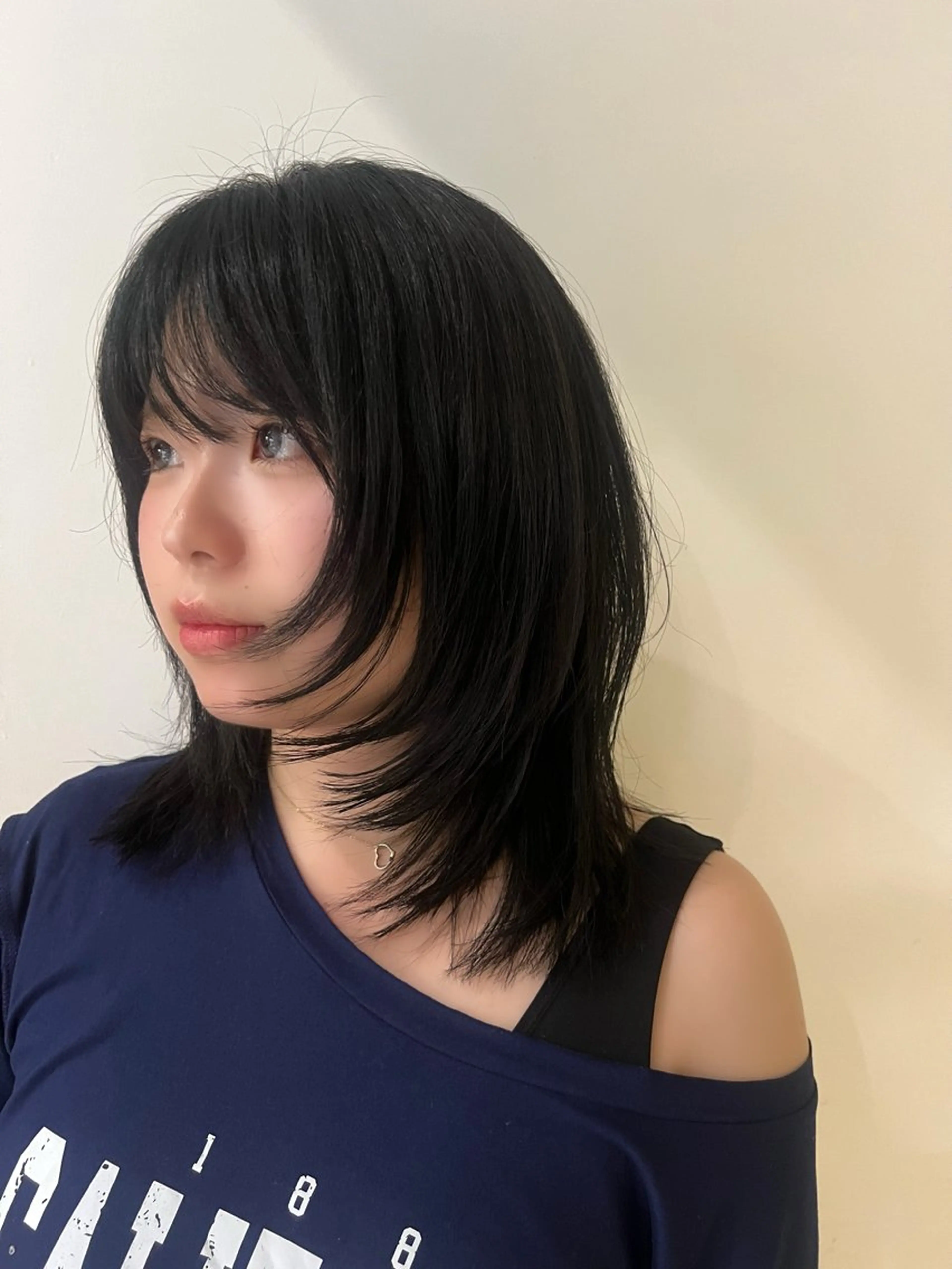 ミディアム 三宅 凜佳のヘアスタイル
