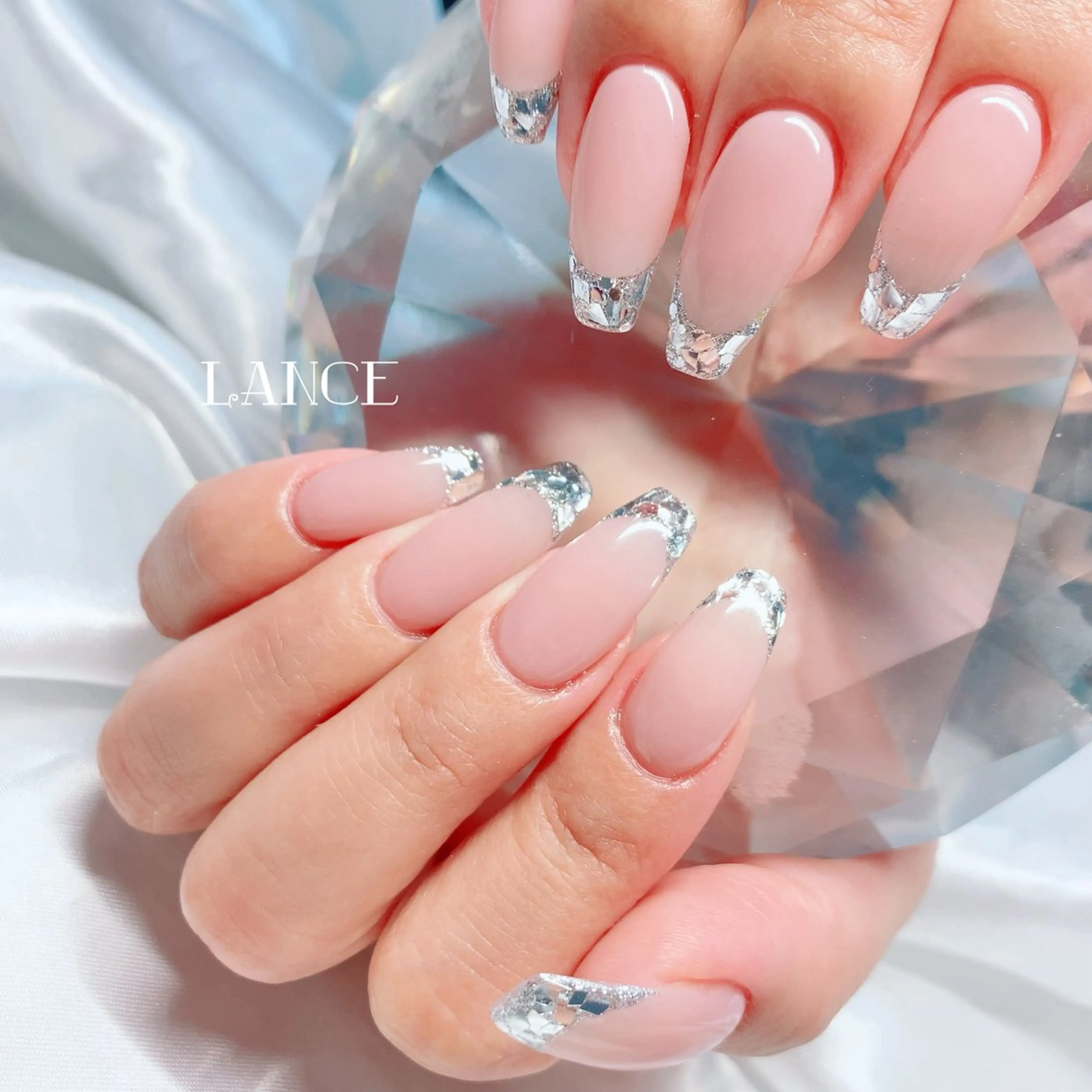 ネイル オーロラネイル フレンチネイル グラデーション キラキラネイル 韓国ネイル ハンドネイル Lance nailのネイルデザイン