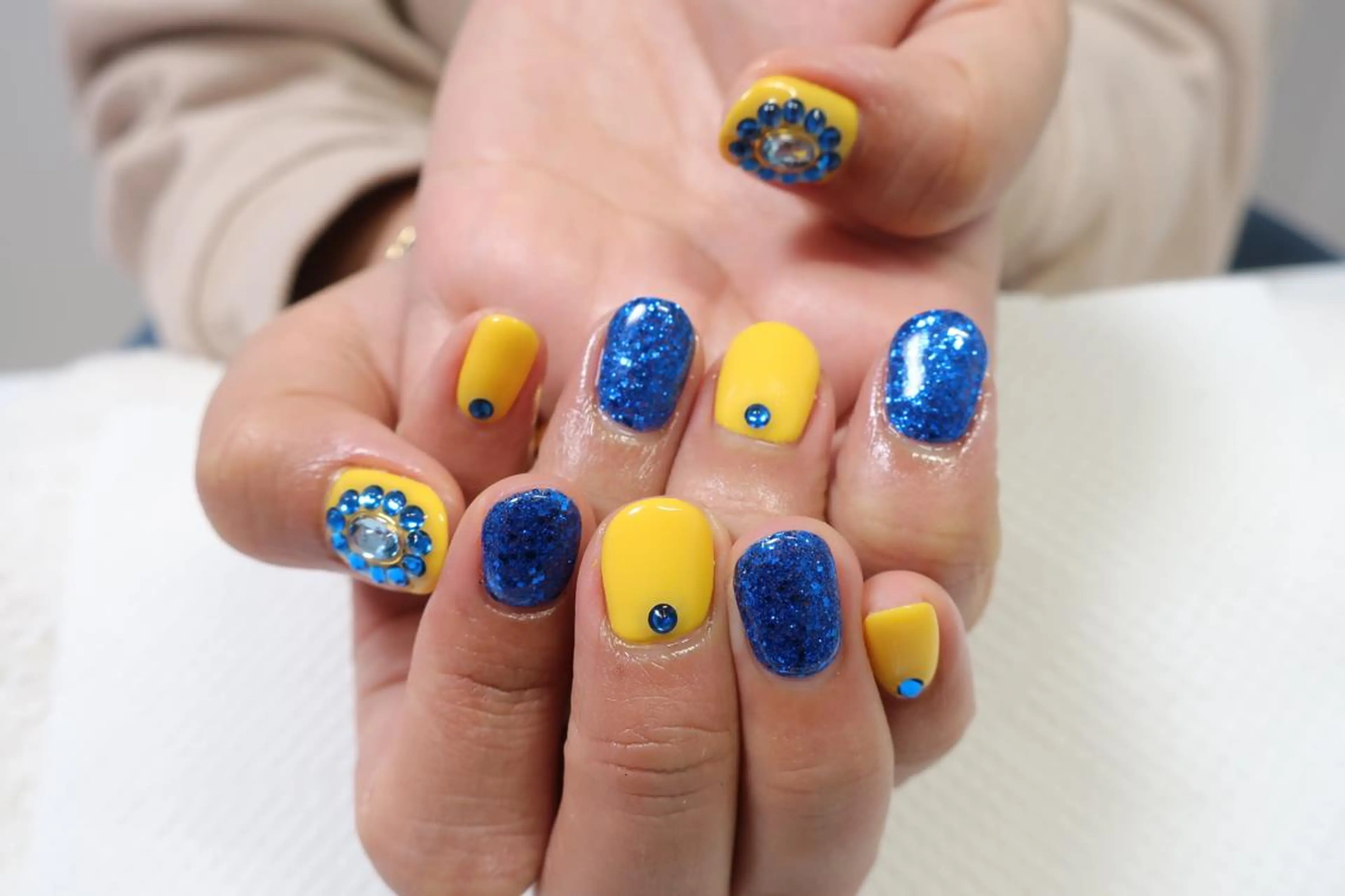 ネイル アートネイル シンプルネイル つきかわ ともみのネイルデザイン