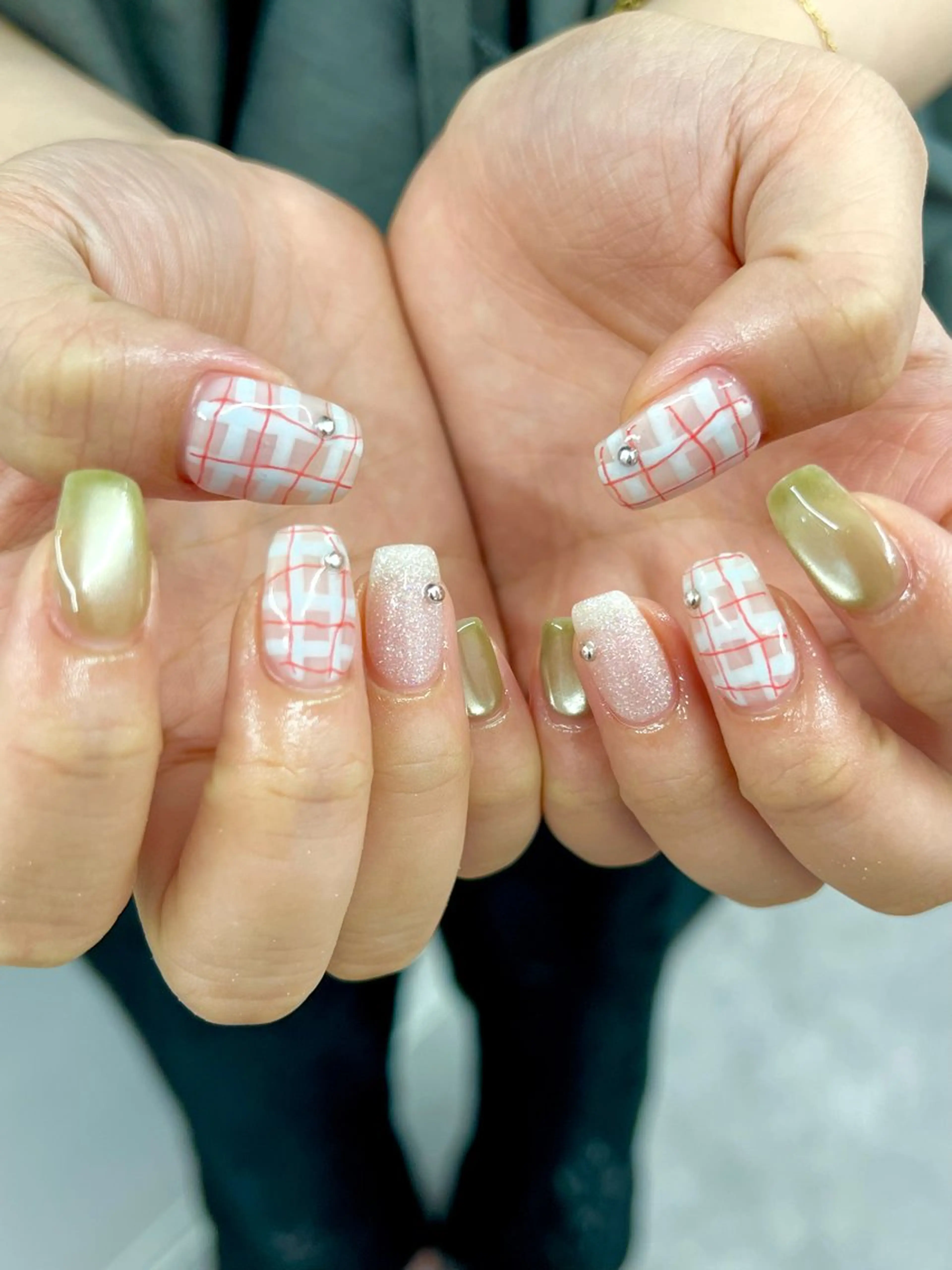 ネイル ジェルネイル ラメ(グリッター) マグネットネイル ニュアンスネイル パラジェル ハンドネイル ハンドケア Bana_ Nailのネイルデザイン