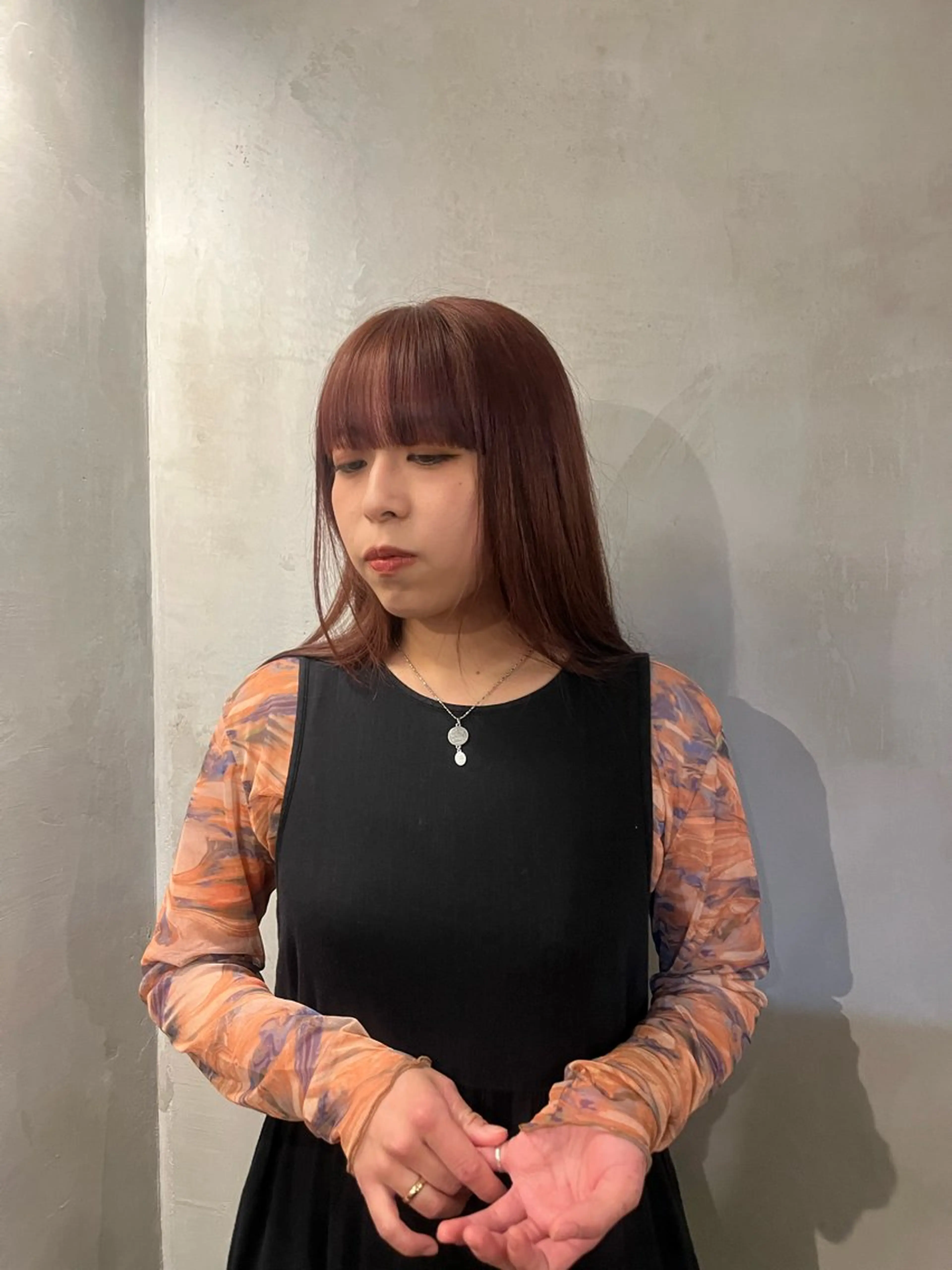 カラー カット ヘアカラー トリートメント 韓国風前髪顔周り バーバーakaneのヘアスタイル