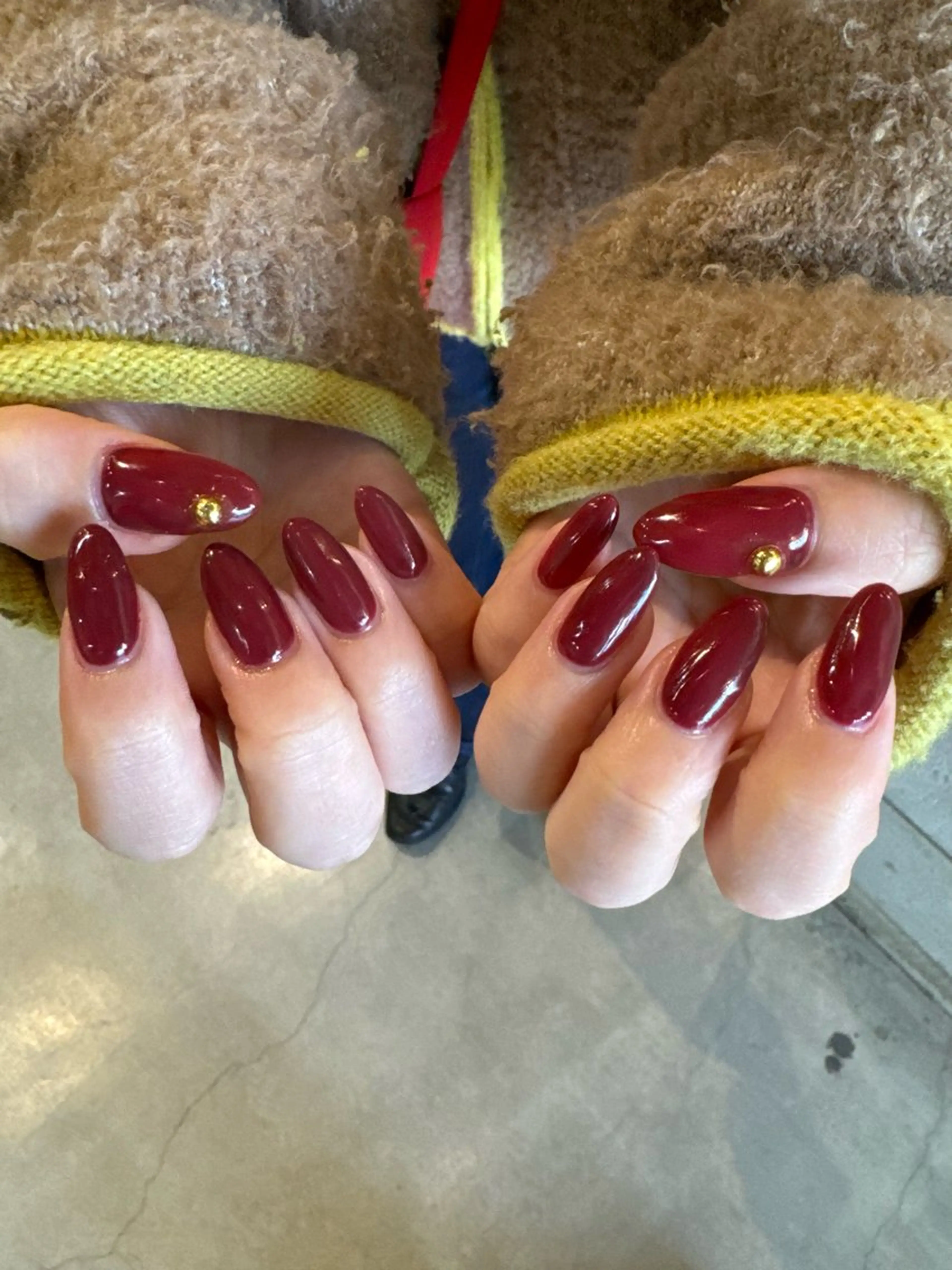 ネイル ストーンネイル ハンドネイル 藤井 里緒奈のネイルデザイン