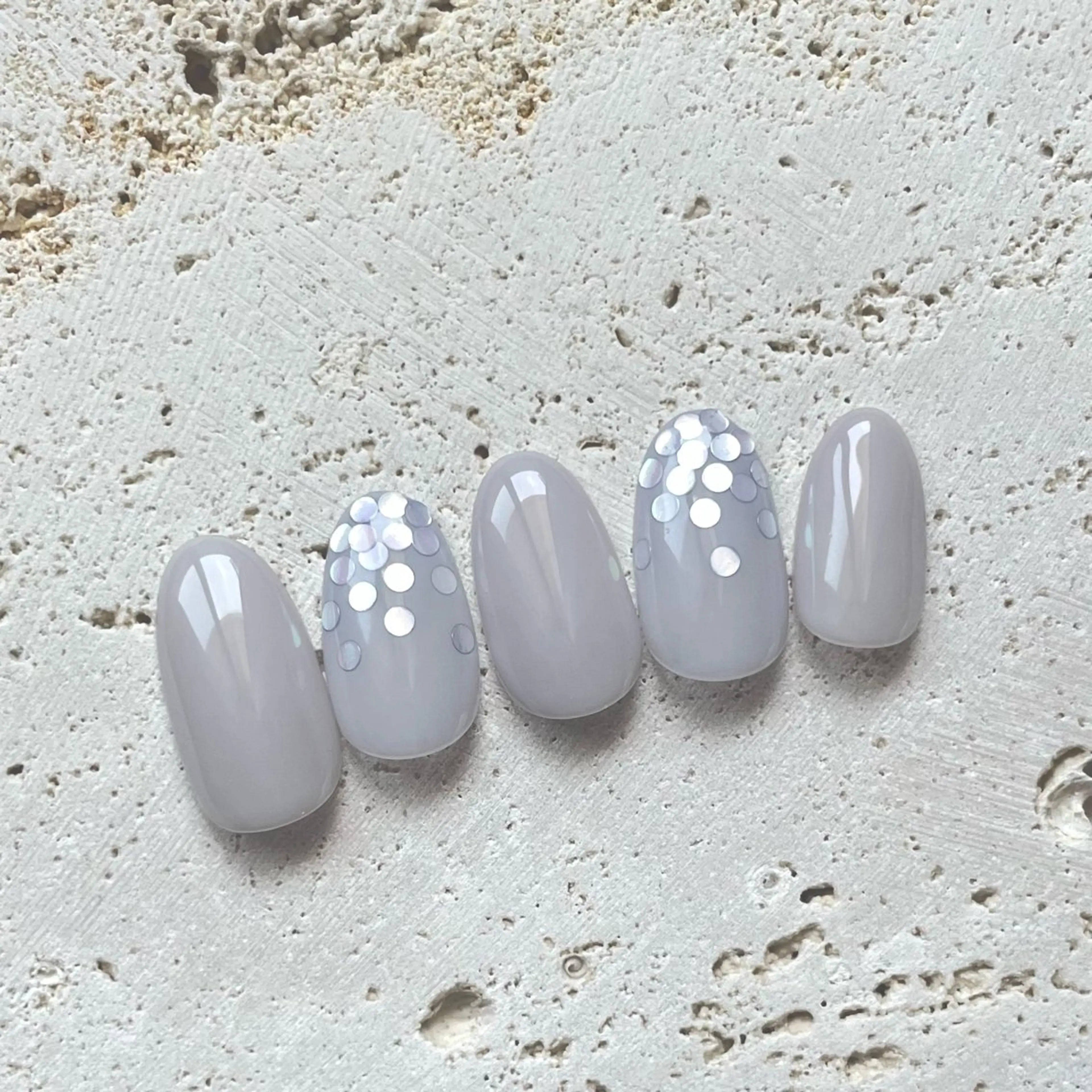 ネイル ブルー ホログラムネイル ホワイト GO TODAY シェアサロン 渋谷Orla店所属・吉井 まりのネイルデザイン