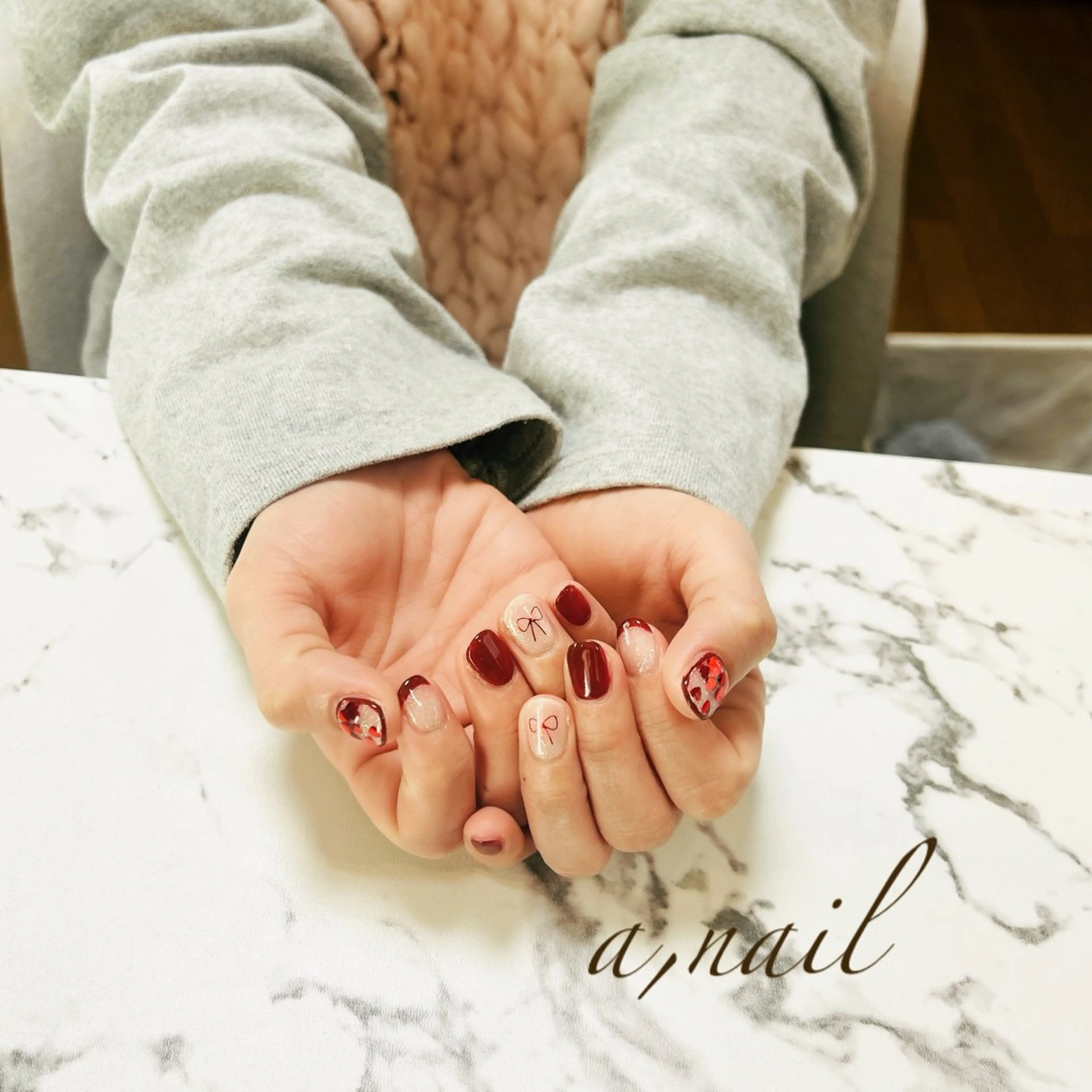 ネイル フレンチネイル ハート キラキラネイル リボン シンプルネイル ハンドネイル ネイルサロン エーネイルのネイルデザイン