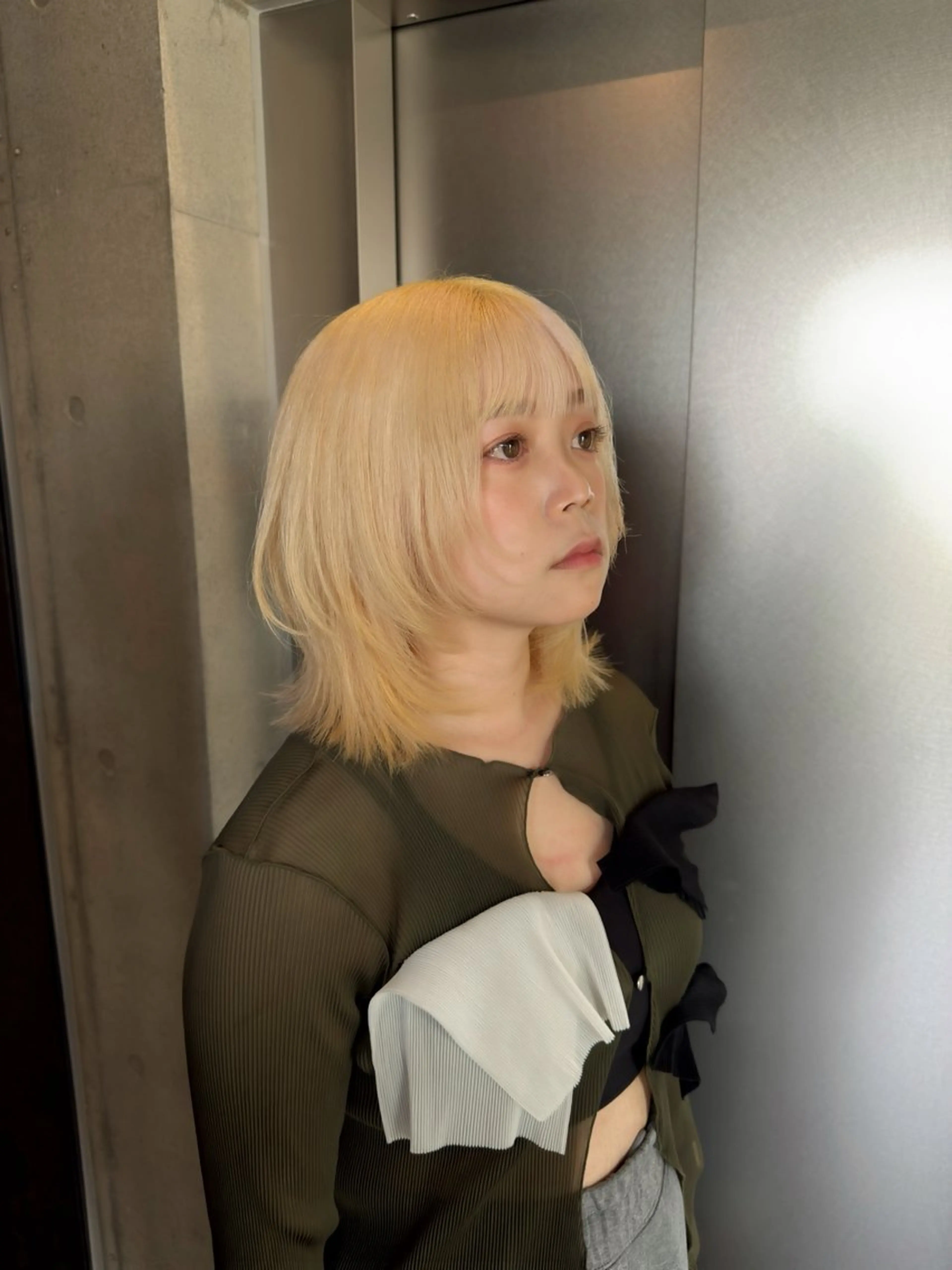 ロング カラー 抜きっぱなしブロンド ブロンド レイヤーカット カット ヘアカラー トリートメント 透明感/血色カラー/ 似合せレイヤー/ゆいのヘアスタイル