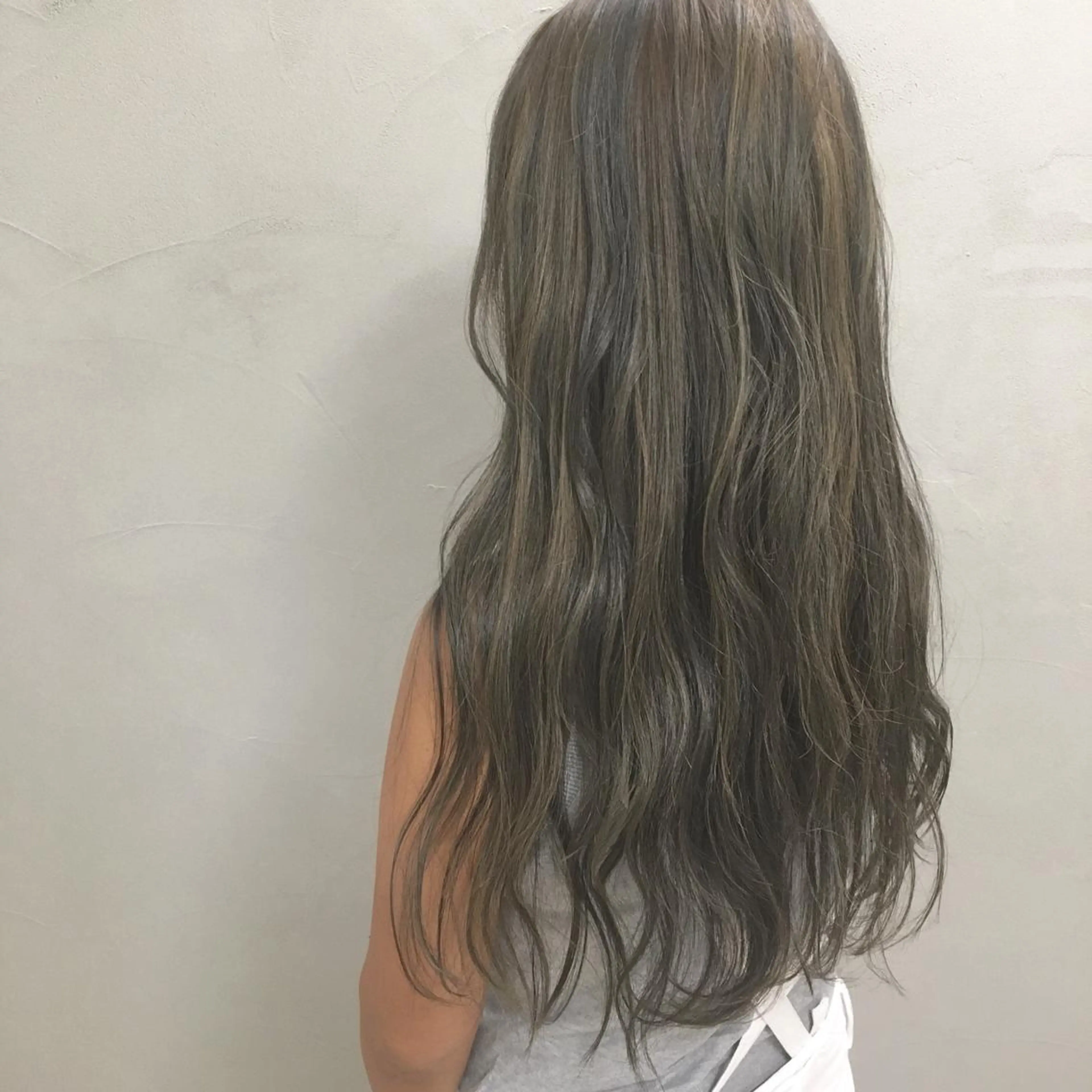 ロング カラー パーマ 櫻井 佑美のマツエク・マツパデザイン