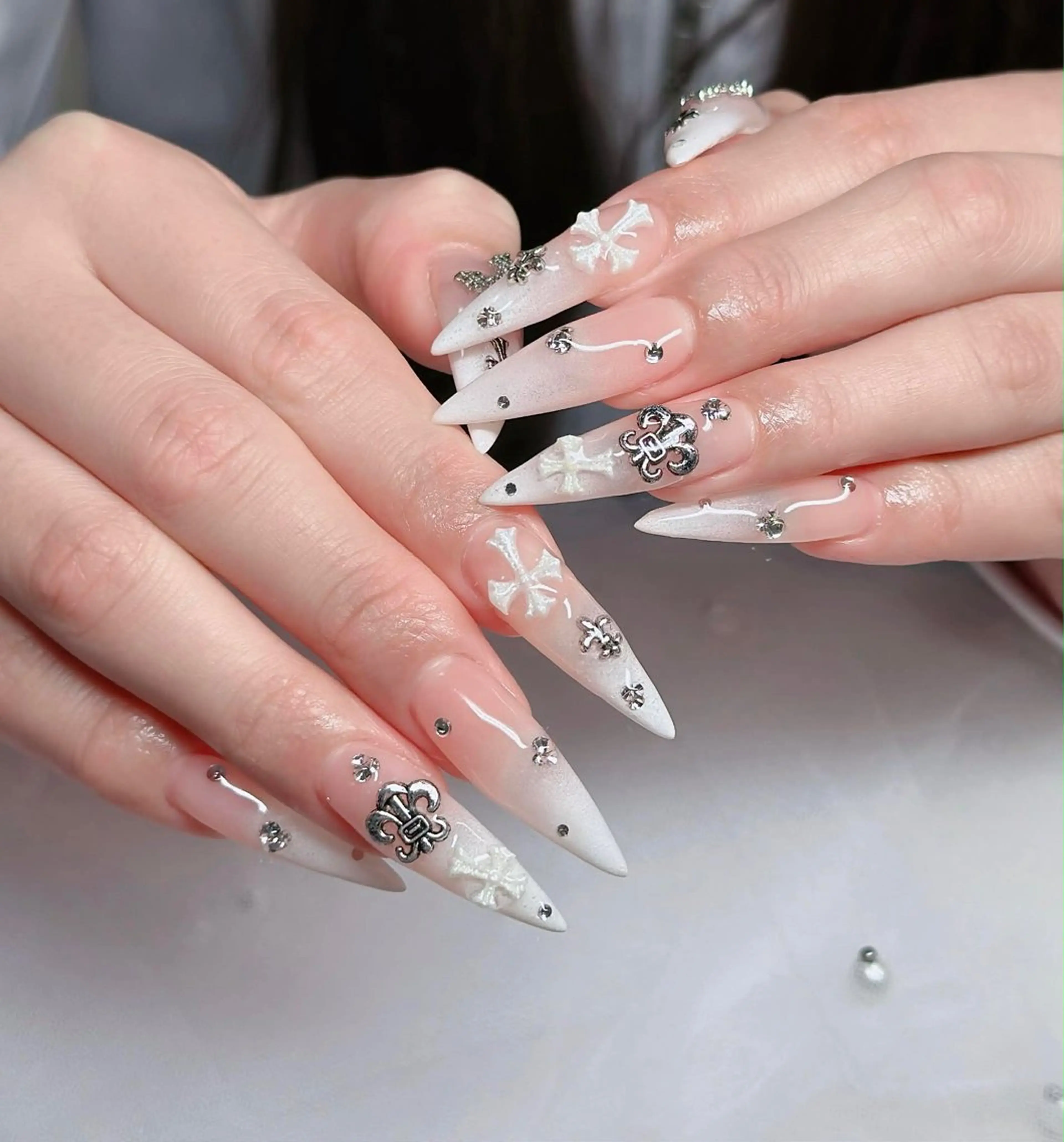 ネイル アートネイル ボルドー フレンチネイル ジェルネイル 氷ネイル・うるうるネイル ハンドネイル H.baby Nail Salonのネイルデザイン