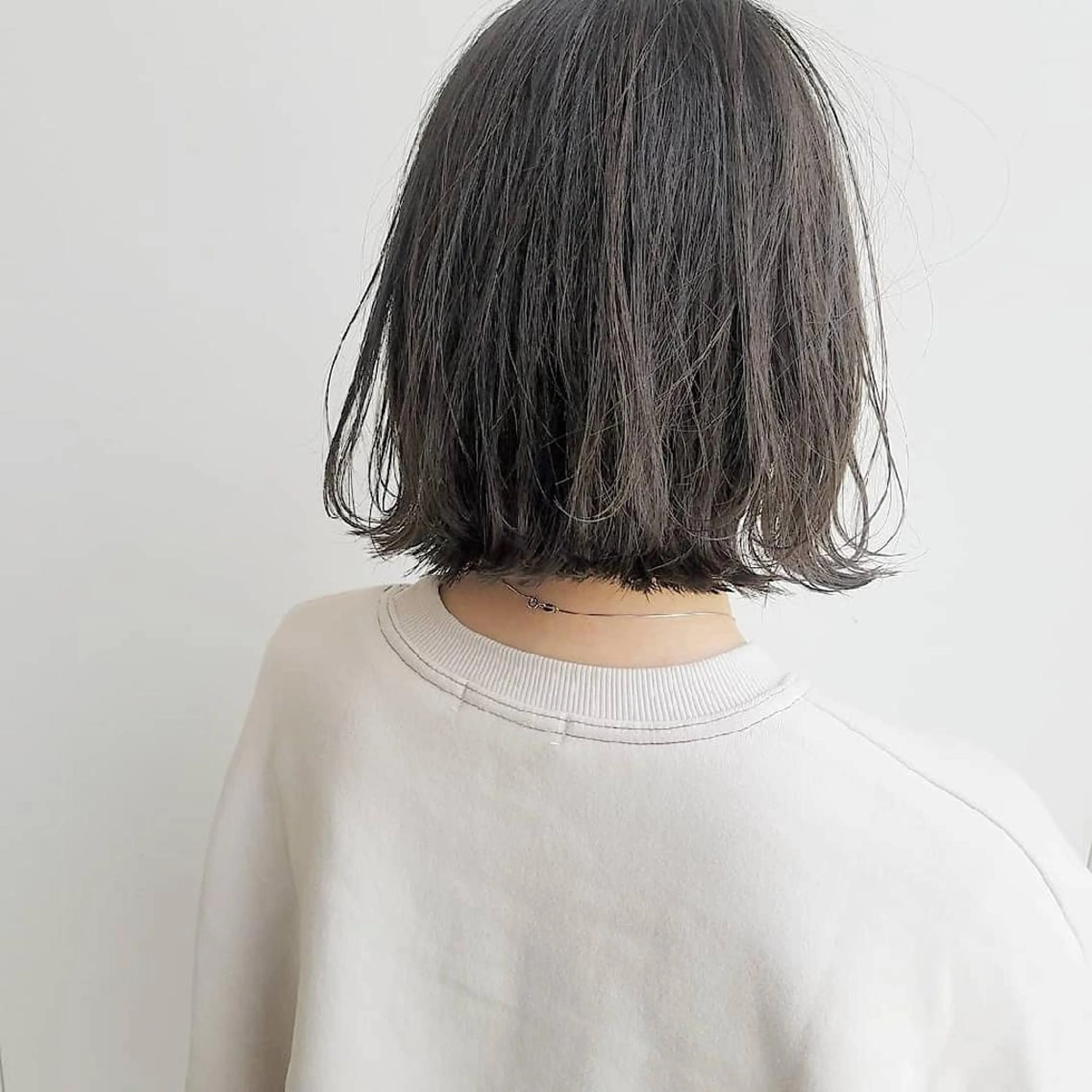 ミディアム カラー ボブ iplus まつげ、眉毛、耳つぼのマツエク・マツパデザイン