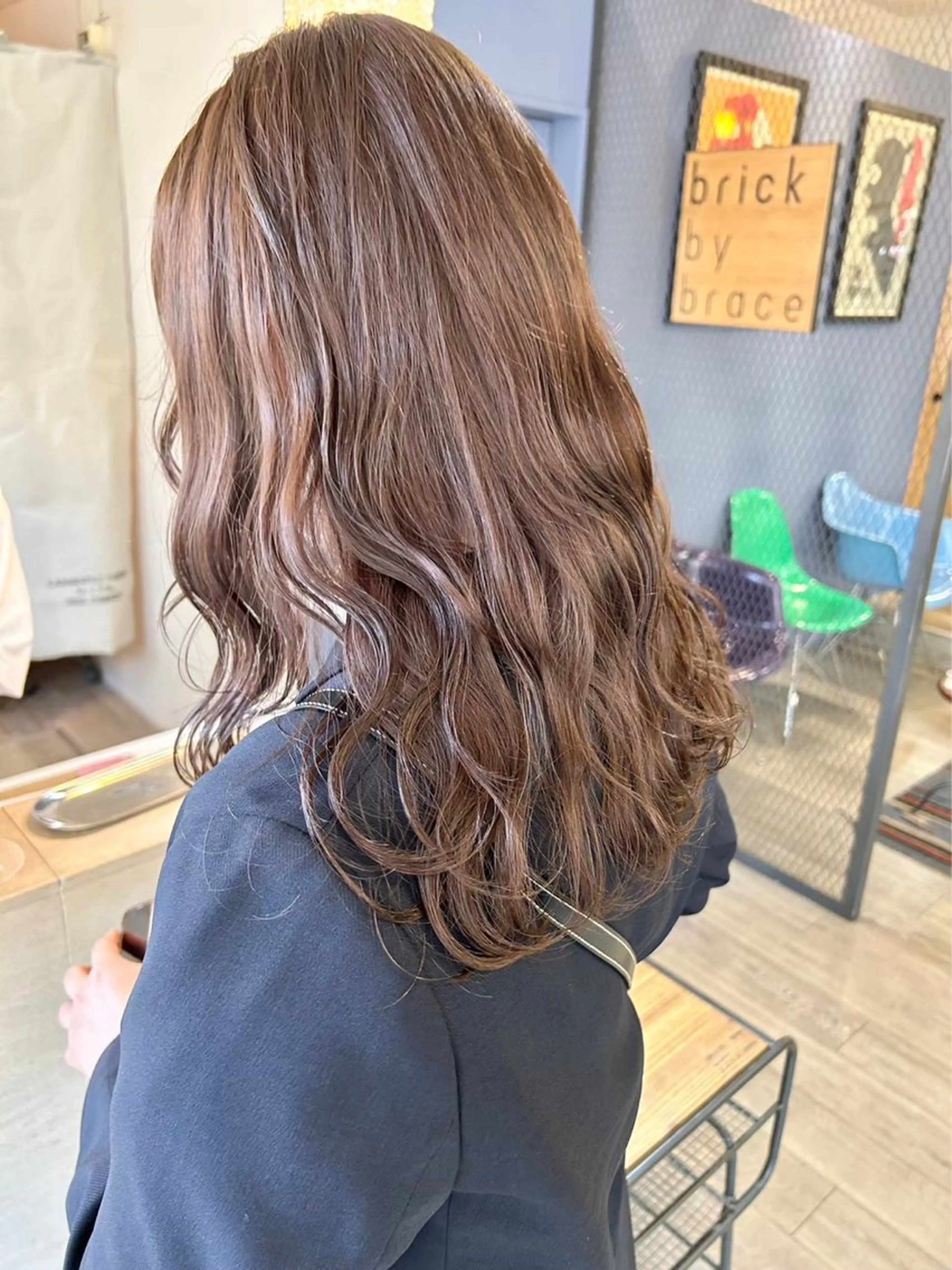 カラー 菅原 しずくのヘアスタイル