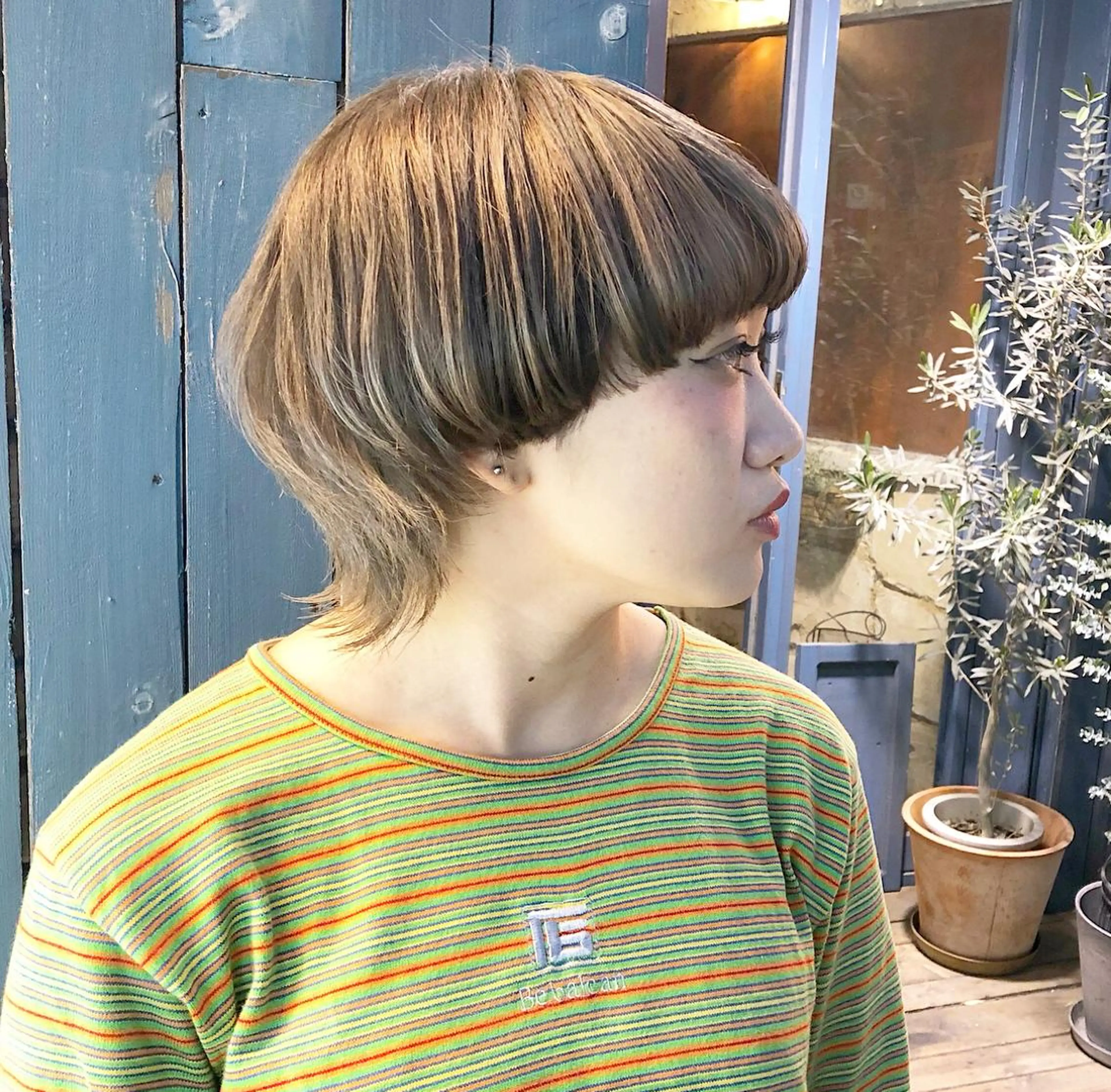 ショート カラー ブリーチ、パーマ 西部笑のヘアスタイル