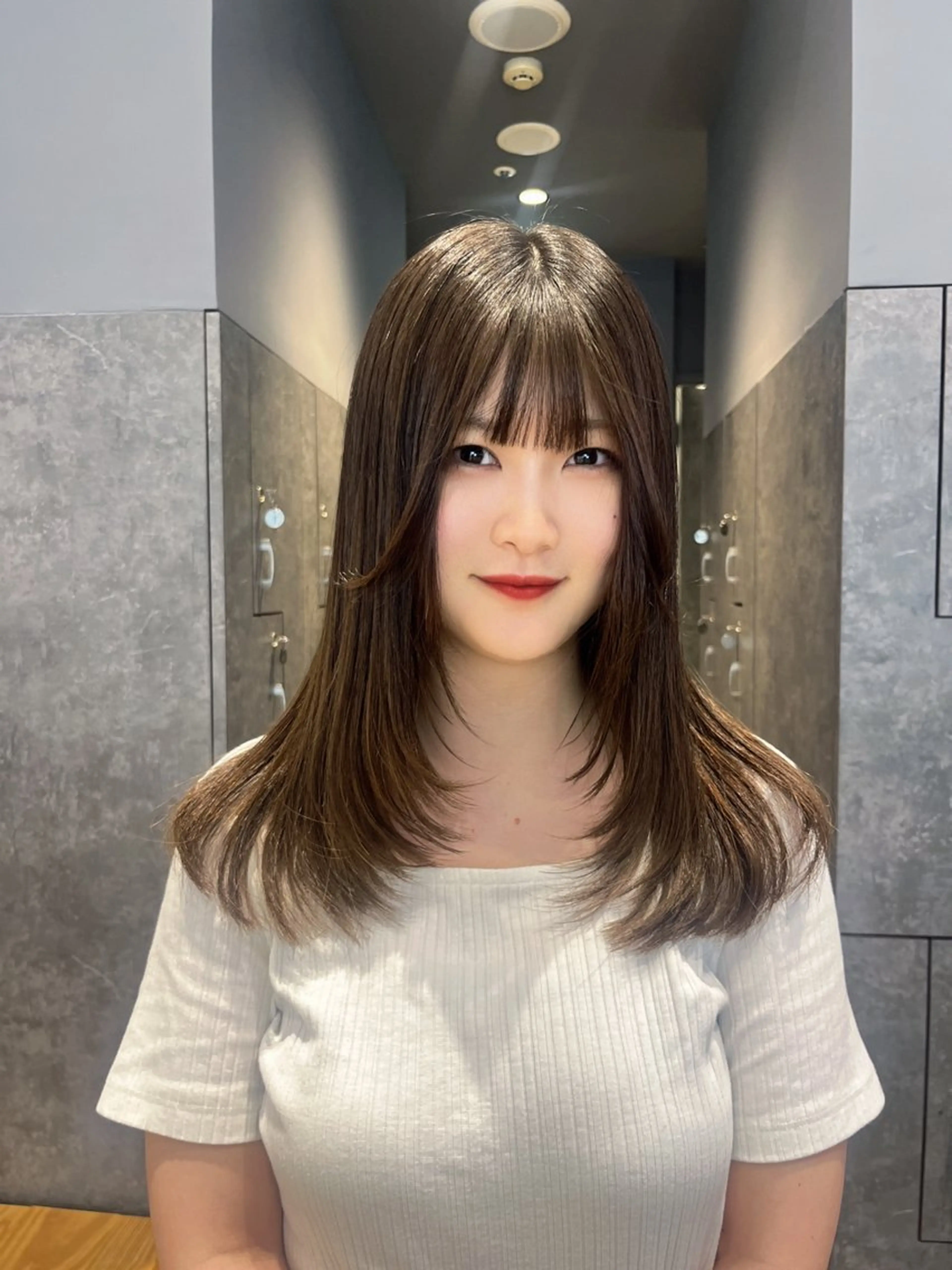 ロング レイヤーカット 前嶋 愛友のヘアスタイル