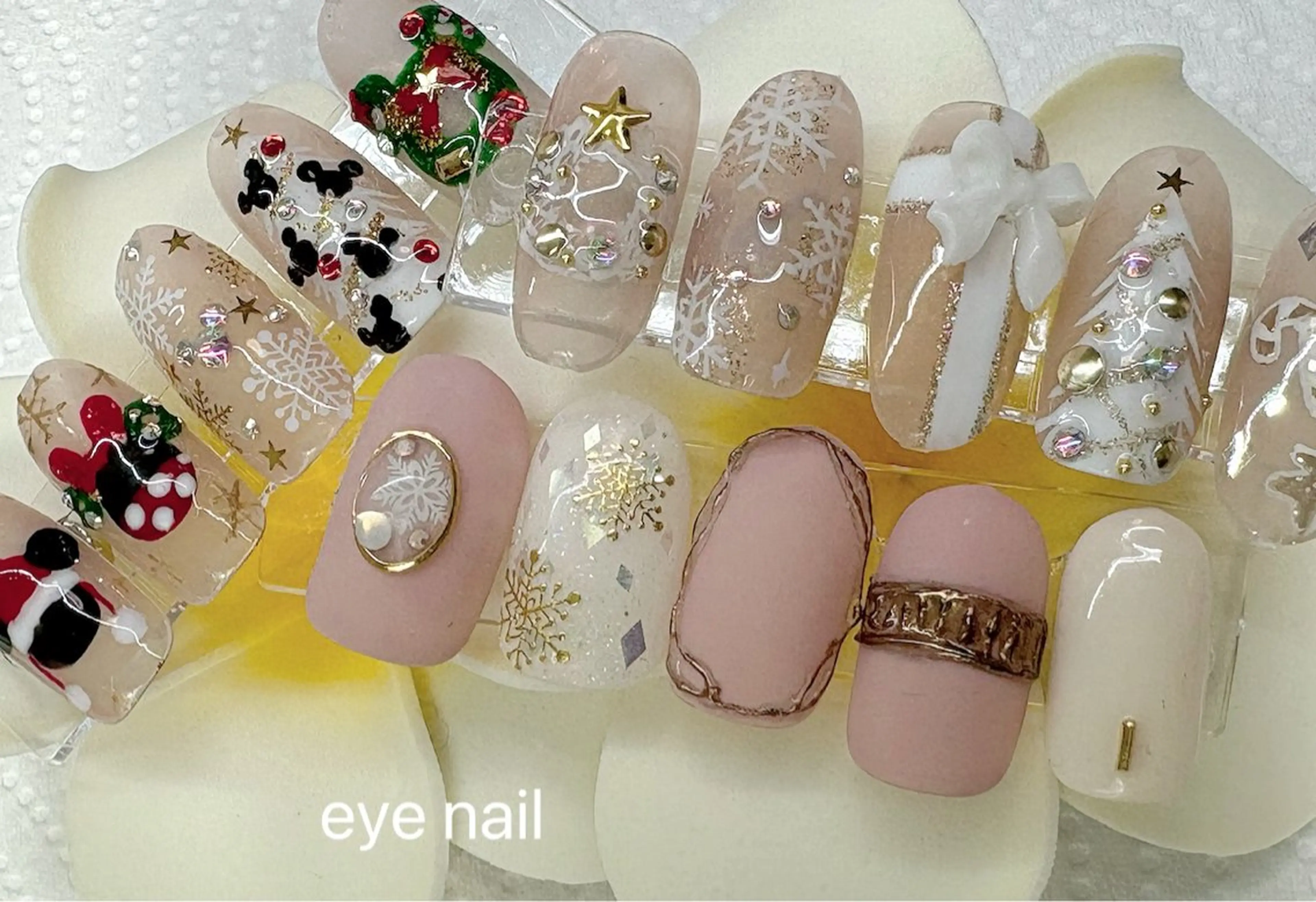 ネイル 冬ネイル クリスマス ハンドネイル Eye nailのネイルデザイン