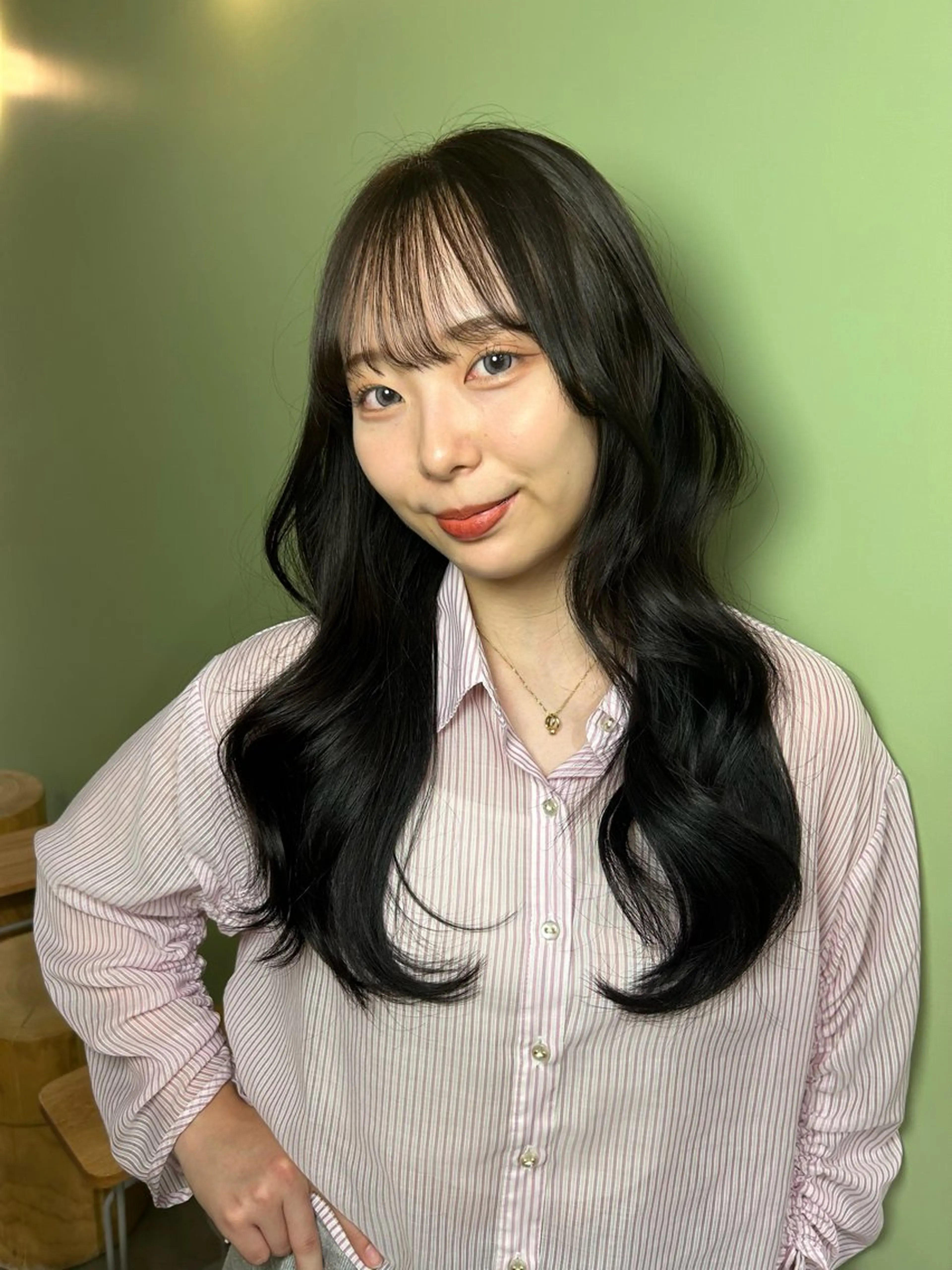 カラー グレージュ 一條 乃亜のヘアスタイル