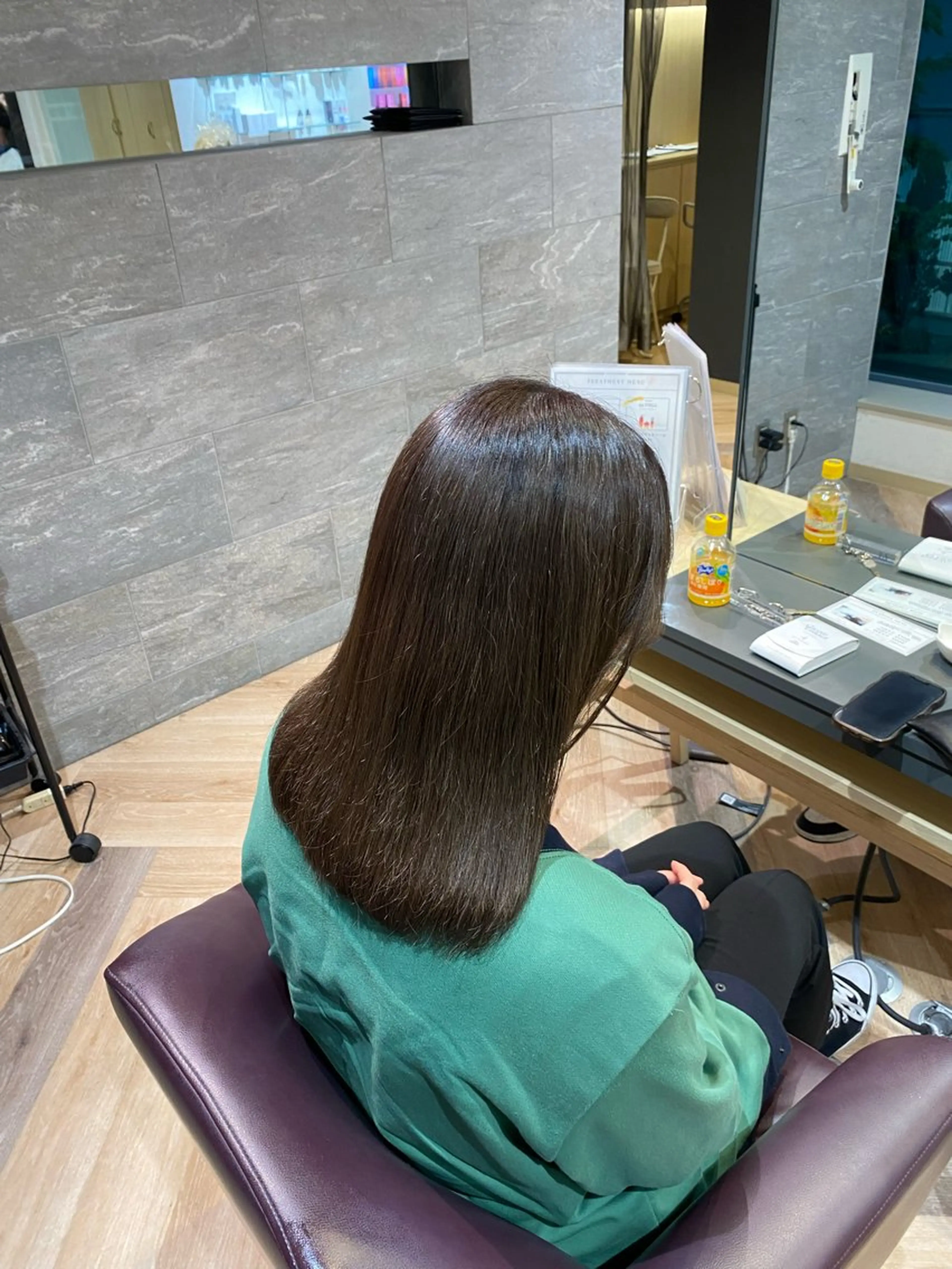 ミディアム カラー ブリーチ グレージュ ヘアカラー トリートメント Yamada Ami🪐のヘアスタイル