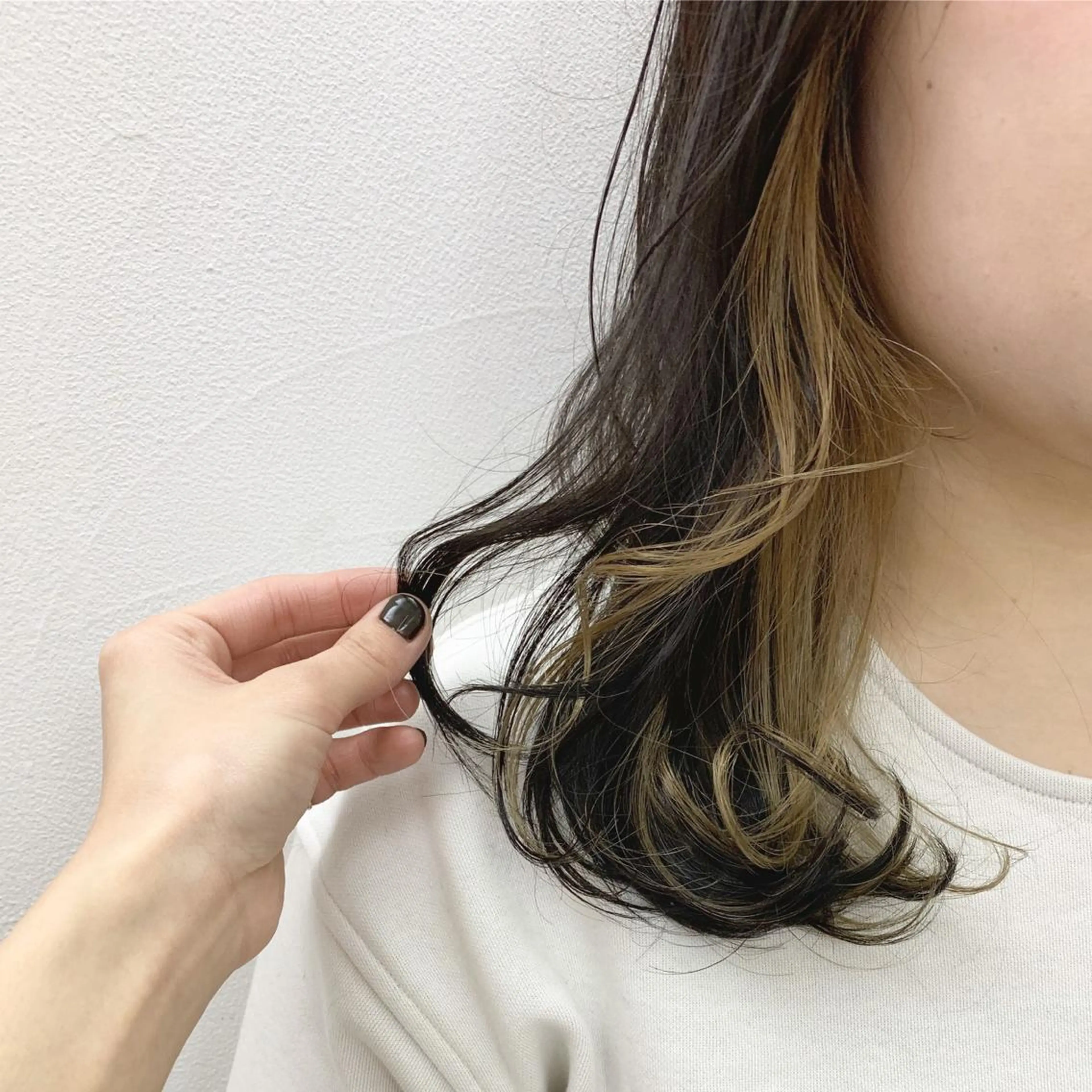 ミディアム カラー ベージュカラー インナーカラー 岩田菜央 《武蔵小杉》のヘアスタイル