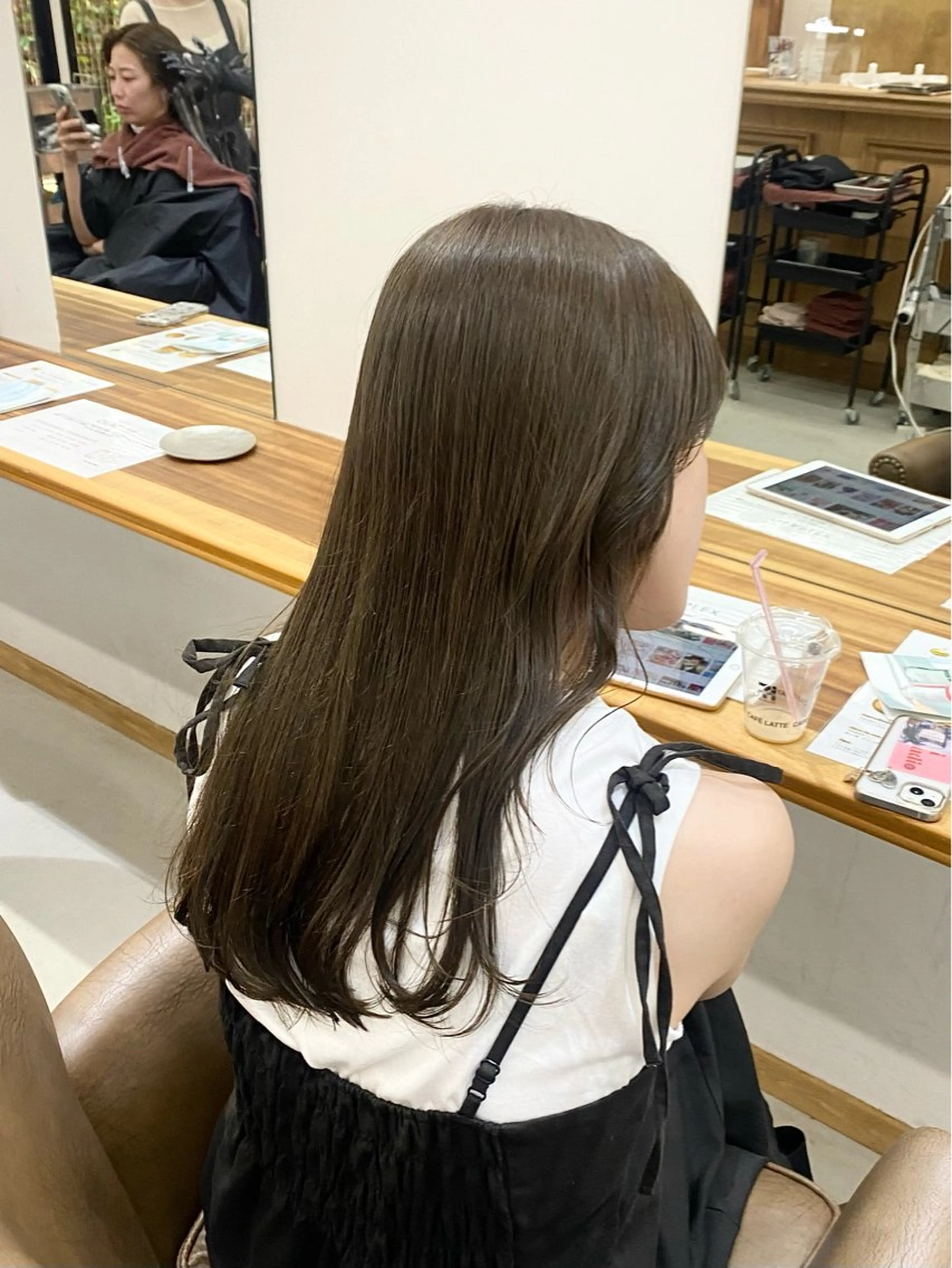 セミロング カラー ヘアアレンジ 透明感カラー カット ヘアカラー トリートメント ハル🌸柔色/ ブリーチなし/艶髪のヘアスタイル