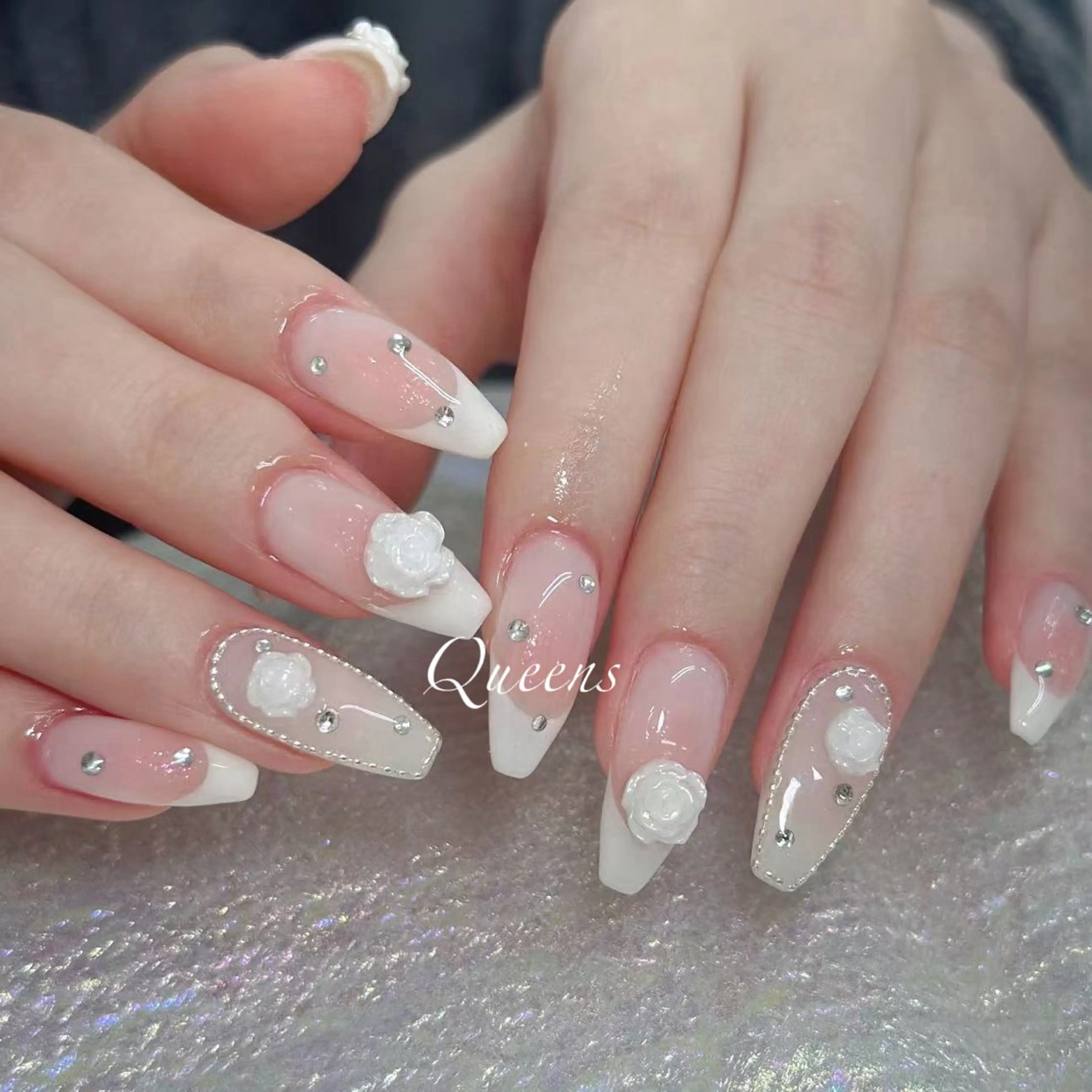 ネイル ハンドネイル Queens 榊 まおのネイルデザイン