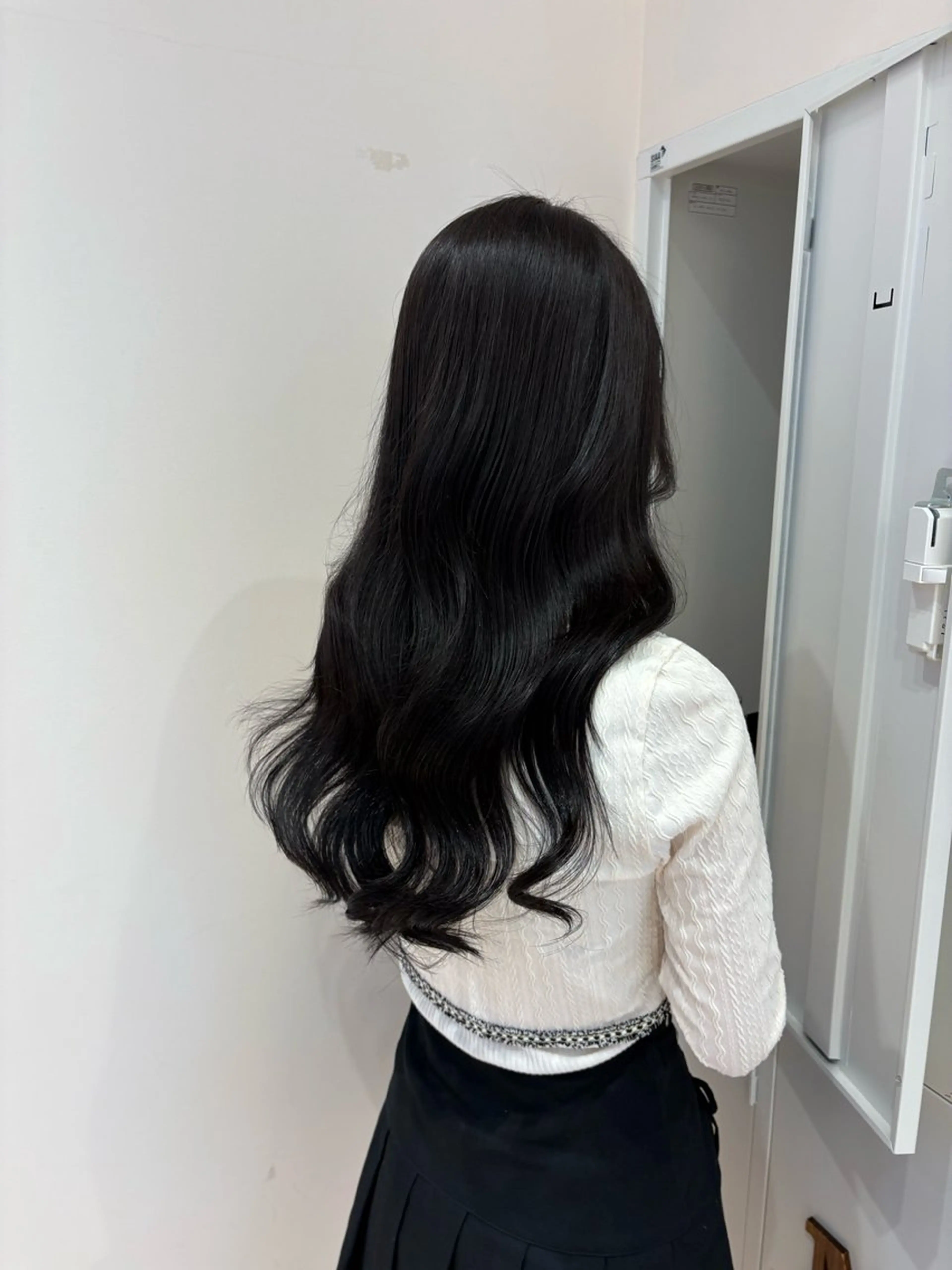 ロング ヘアカラー 西本 楓華のヘアスタイル