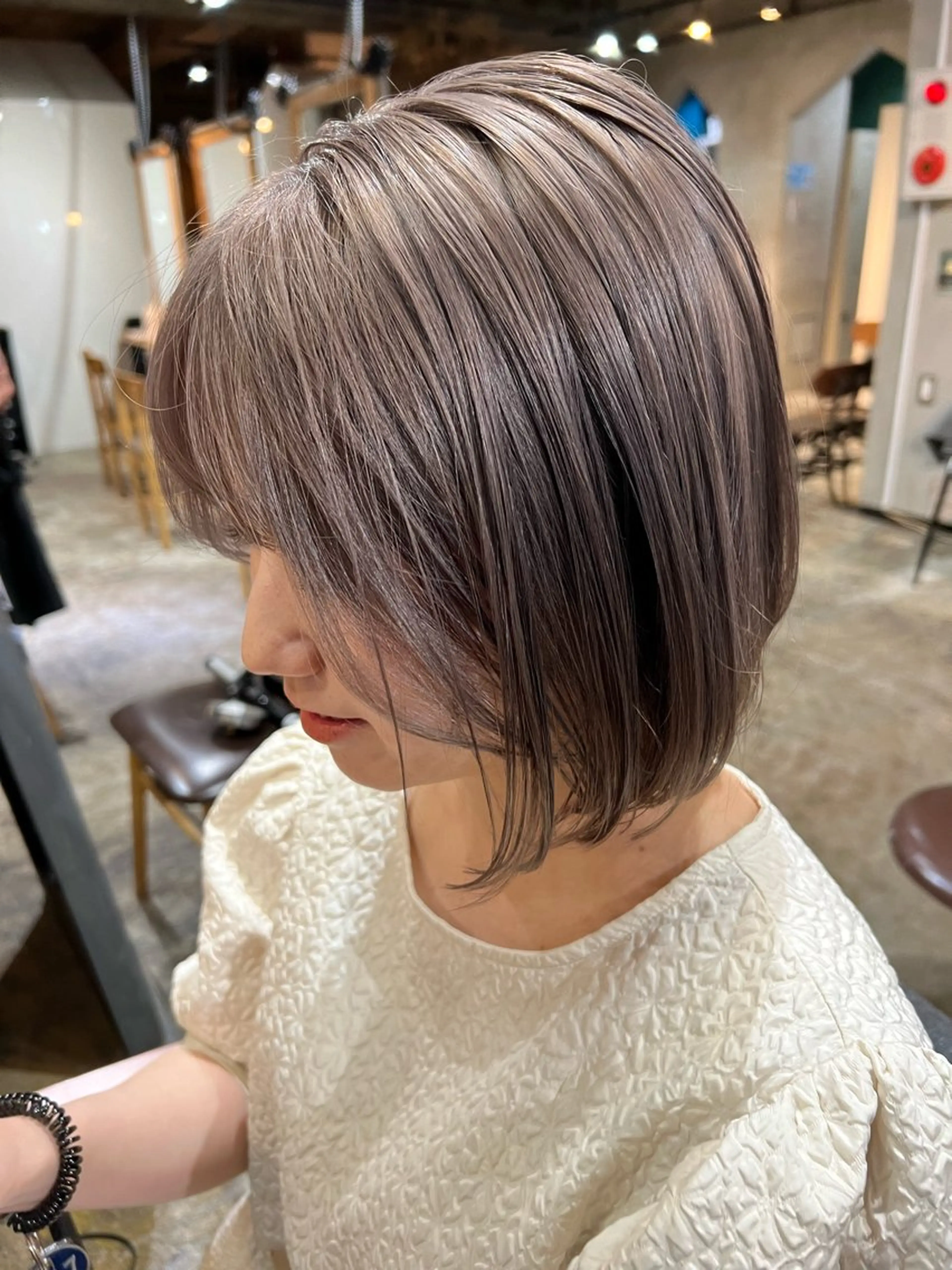 ミディアム カラー カット パーマ ツキノキ ミナのヘアスタイル