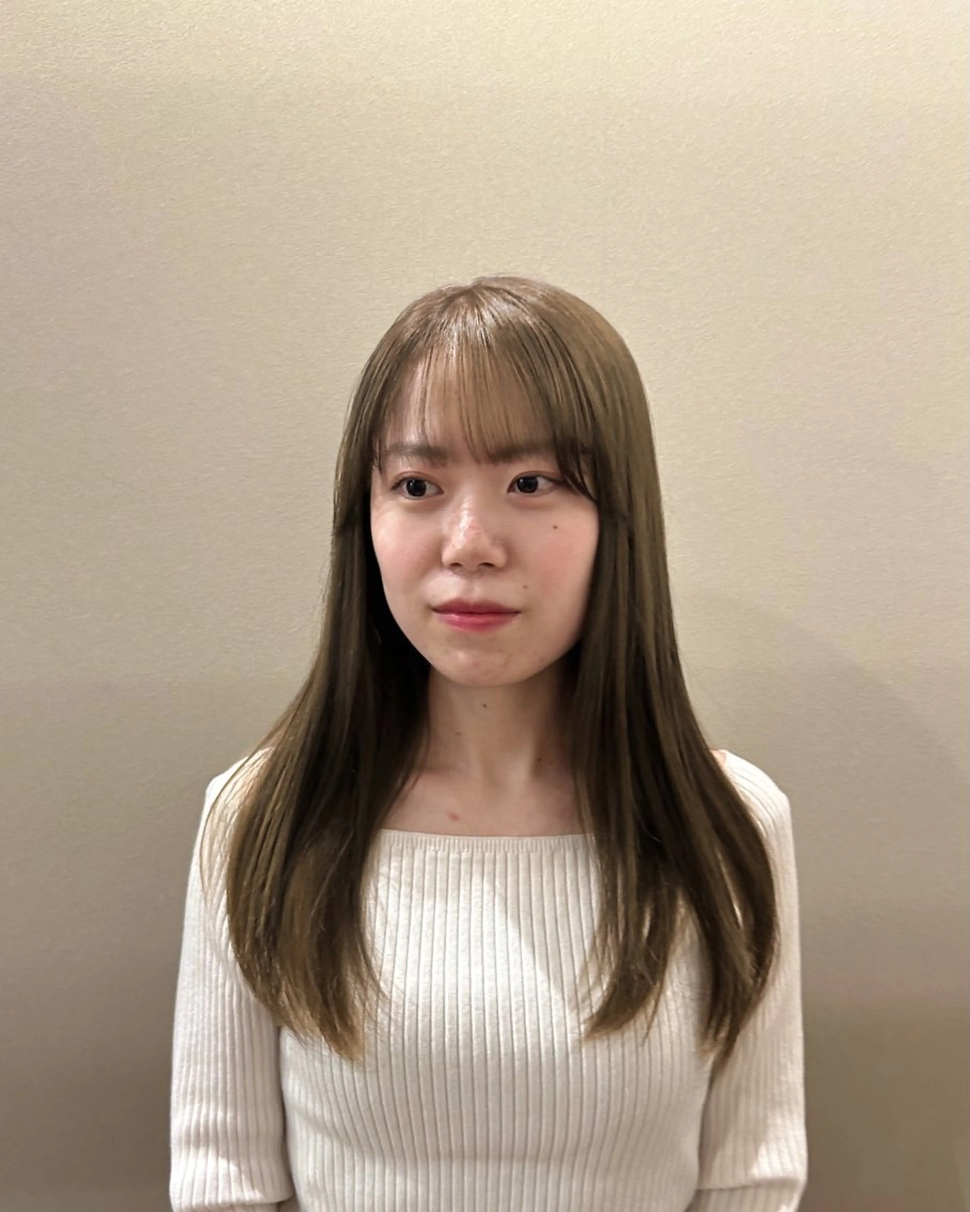 ロング カラー 大嘉田 麻凜のヘアスタイル