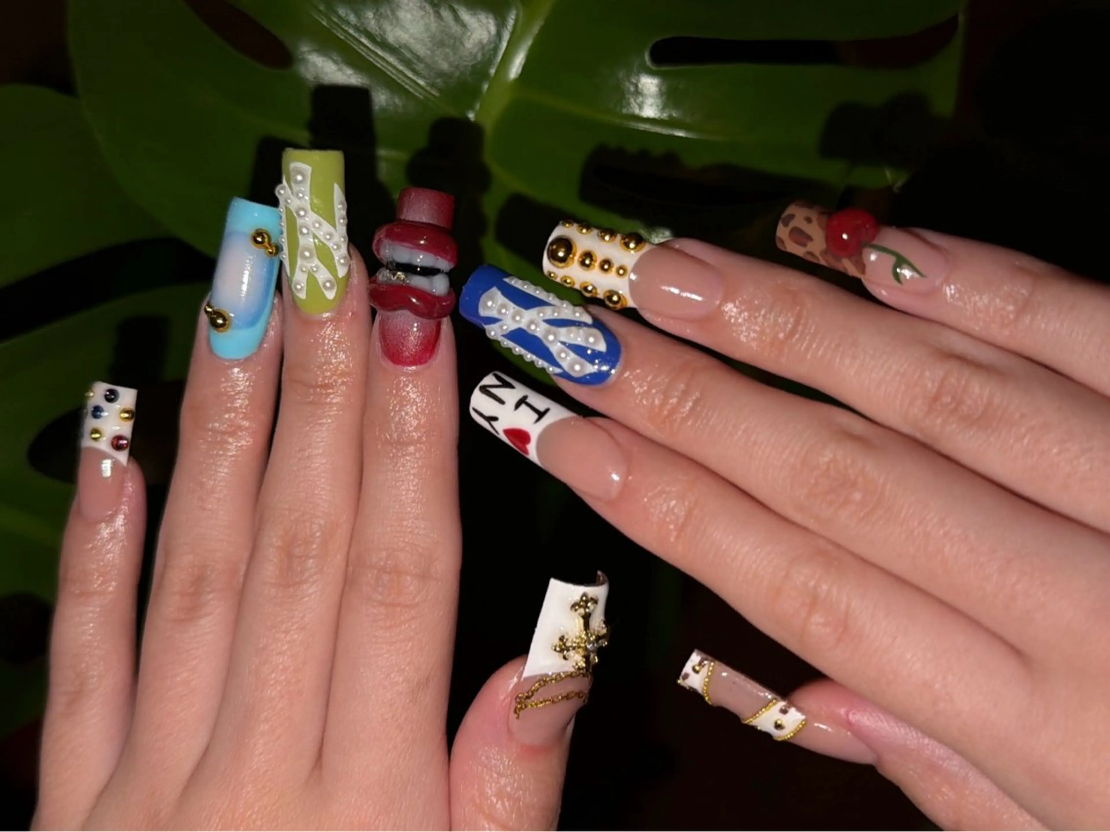 【長さだし】フルアート(8本​〜​アート付け放題◎)の写真