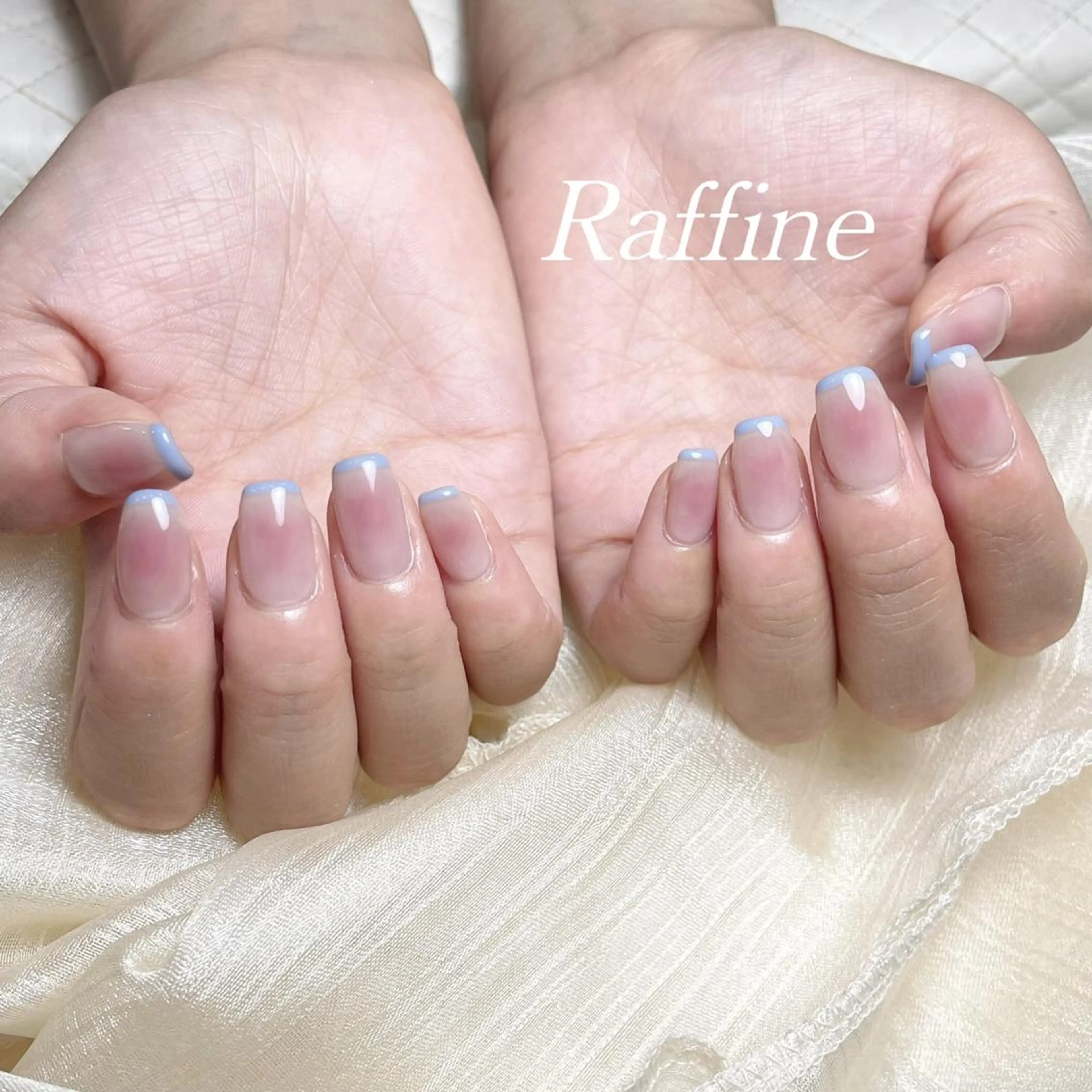 ネイル RAFFINE 月🦋🩵のネイルデザイン