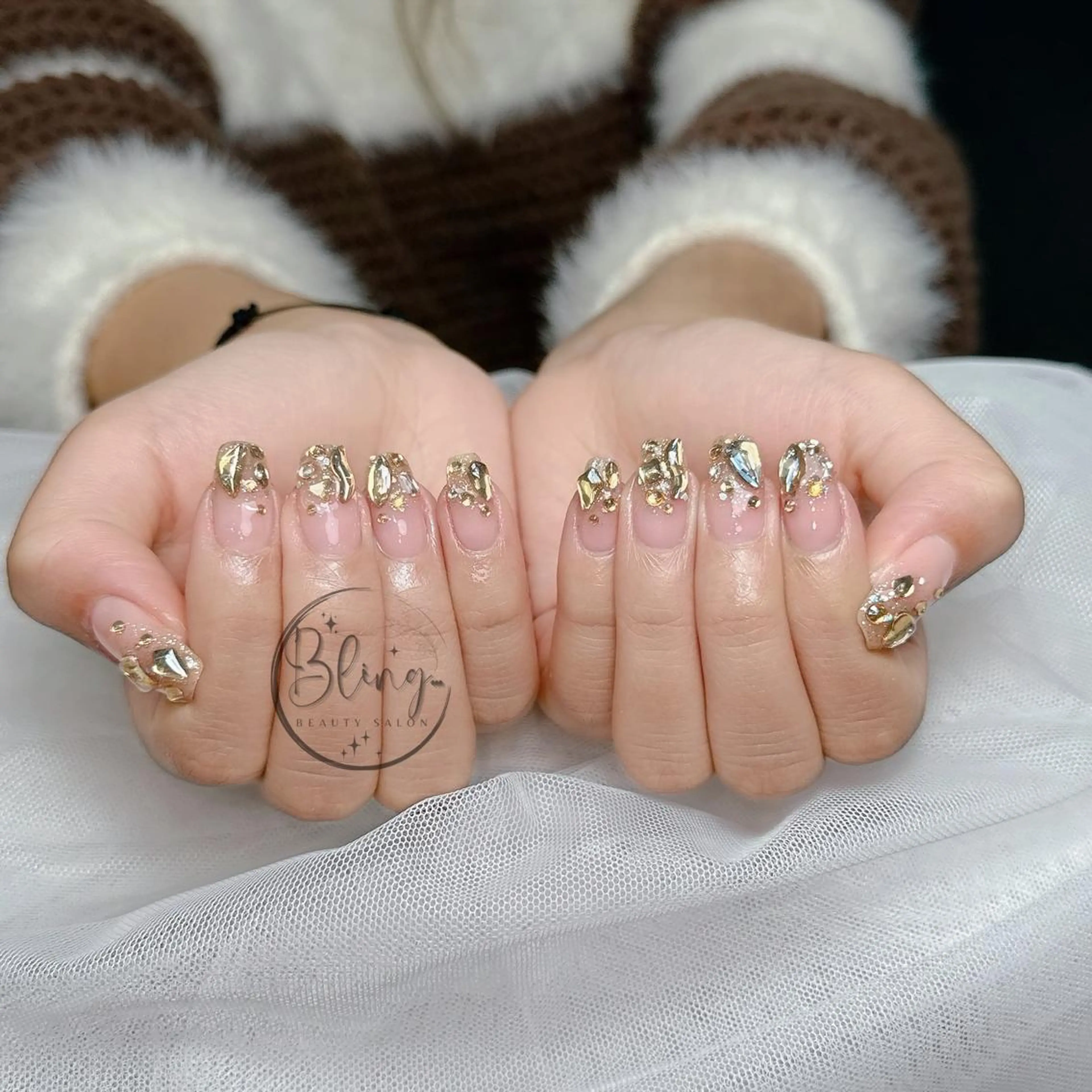 ミディアム 韓国風ヘア ハンドネイル Bling Salonのネイルデザイン