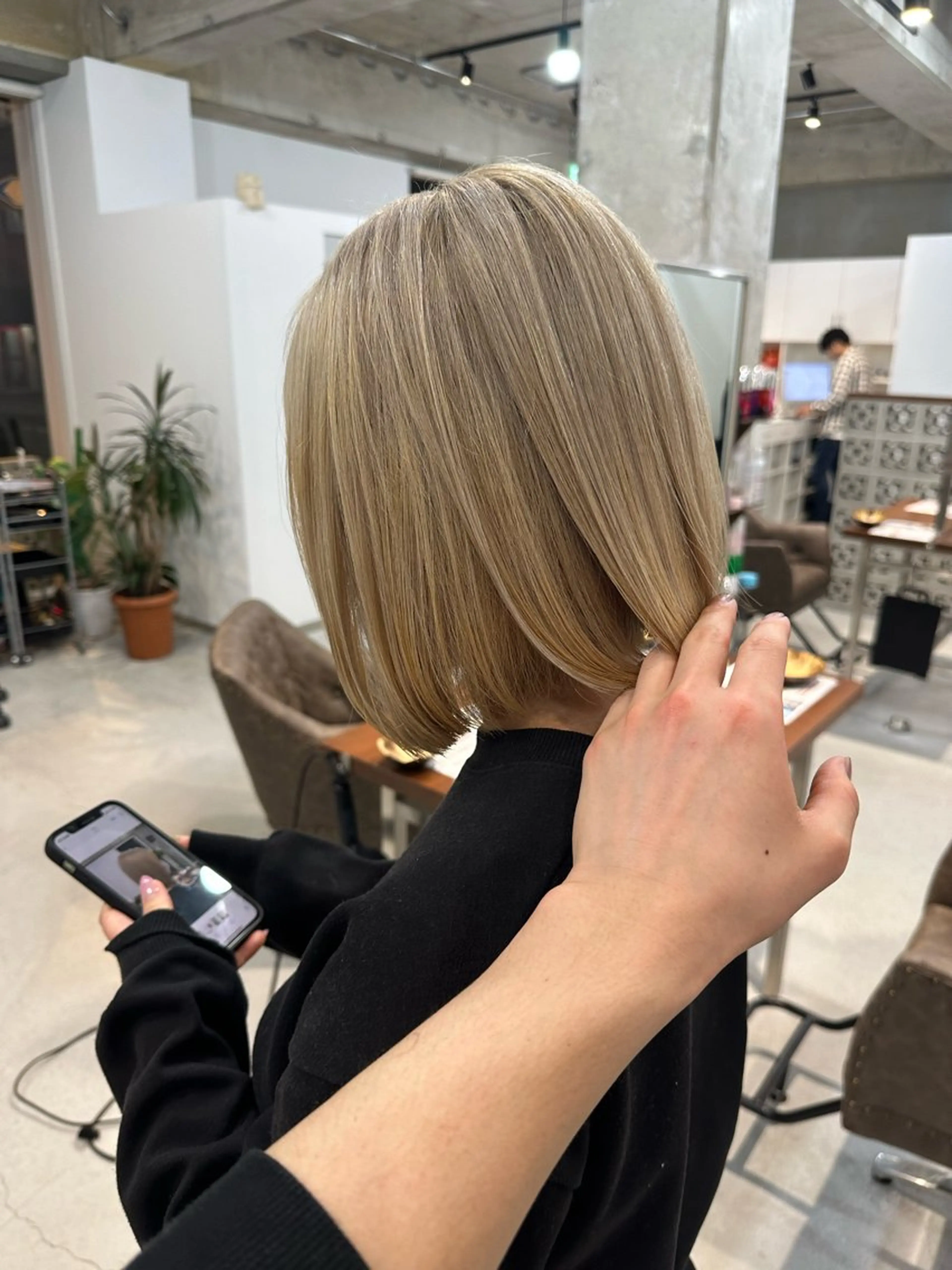 ミディアム ボブ カット ヘアカラー カイリ /レイヤーカットのヘアスタイル