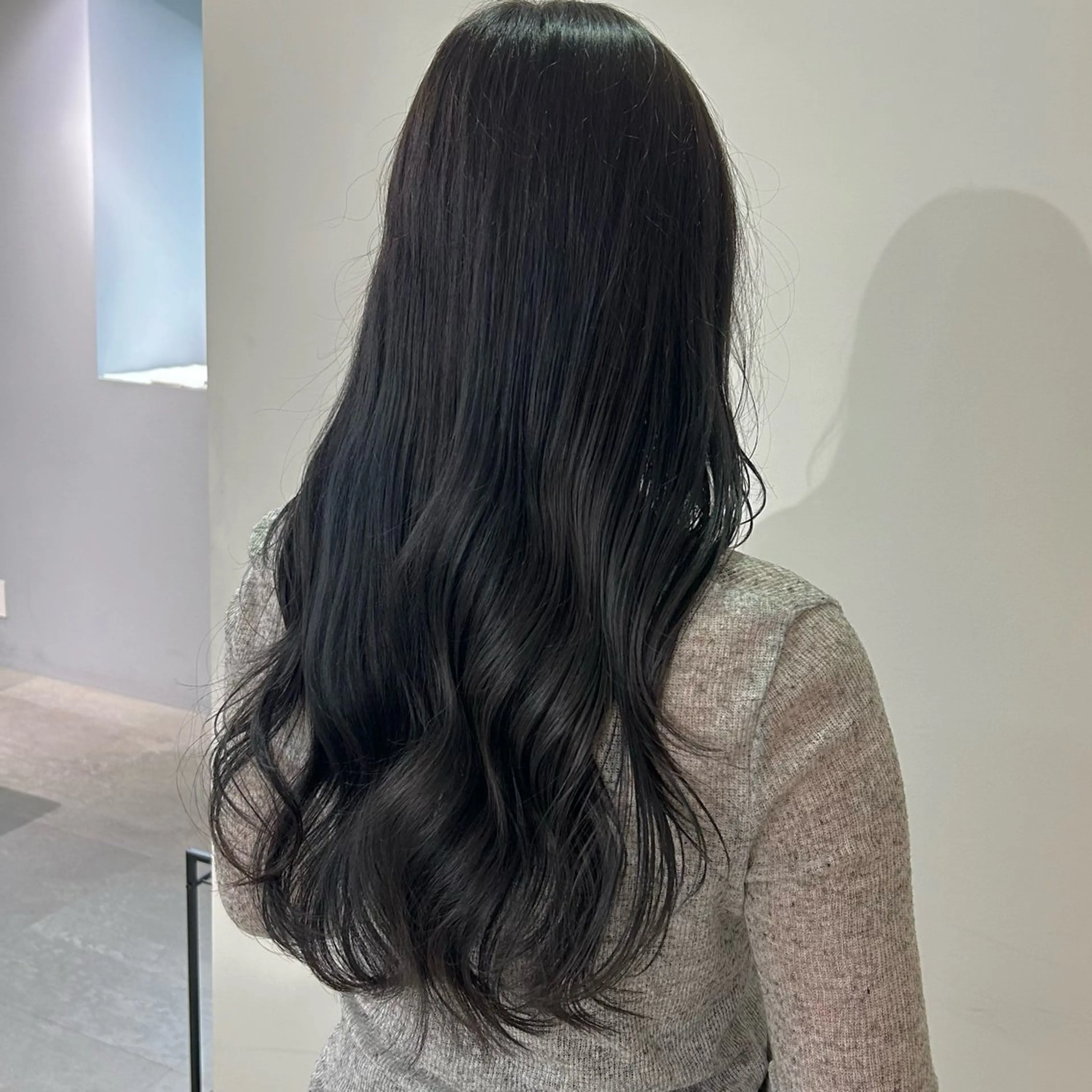 ロング カラー アディクシーカラー ブリーチ ケアブリーチ 透明感カラー グレージュ nonoka オリーブ/グレージュのヘアスタイル