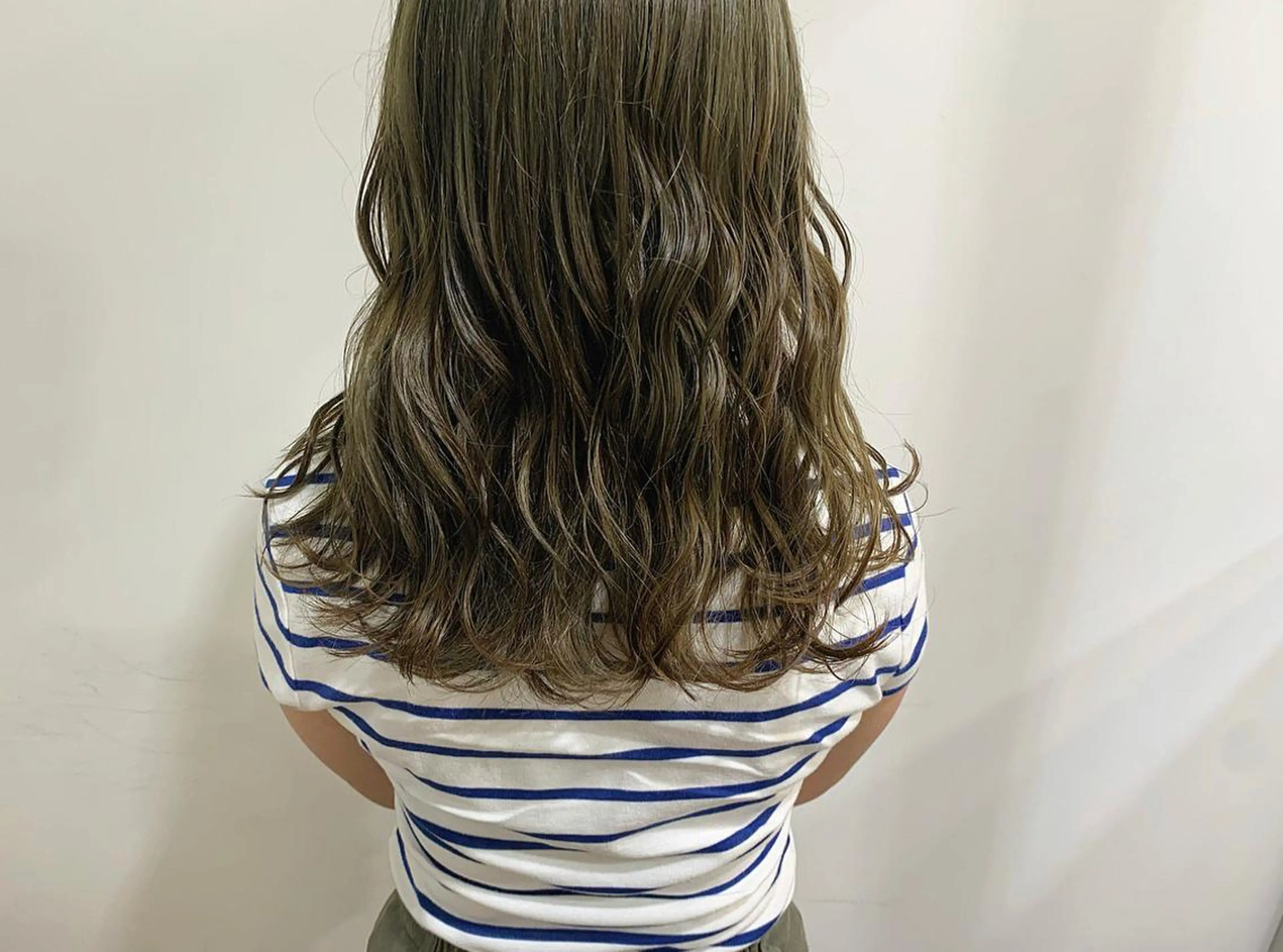 セミロング カラー いまじゅく あおいのヘアスタイル