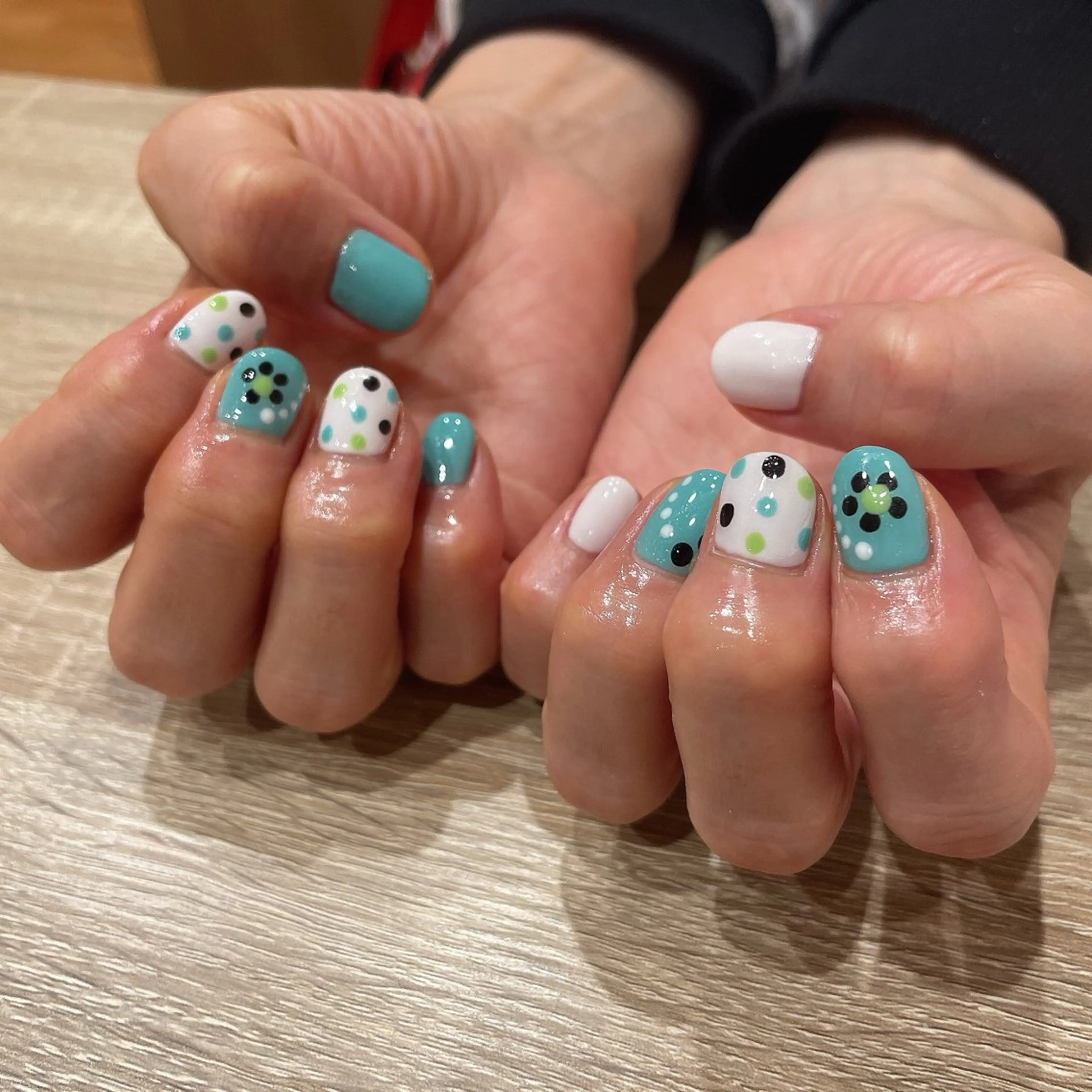 ネイル 持ち込み liberté所属・liberté🫧 新小岩のネイルデザイン