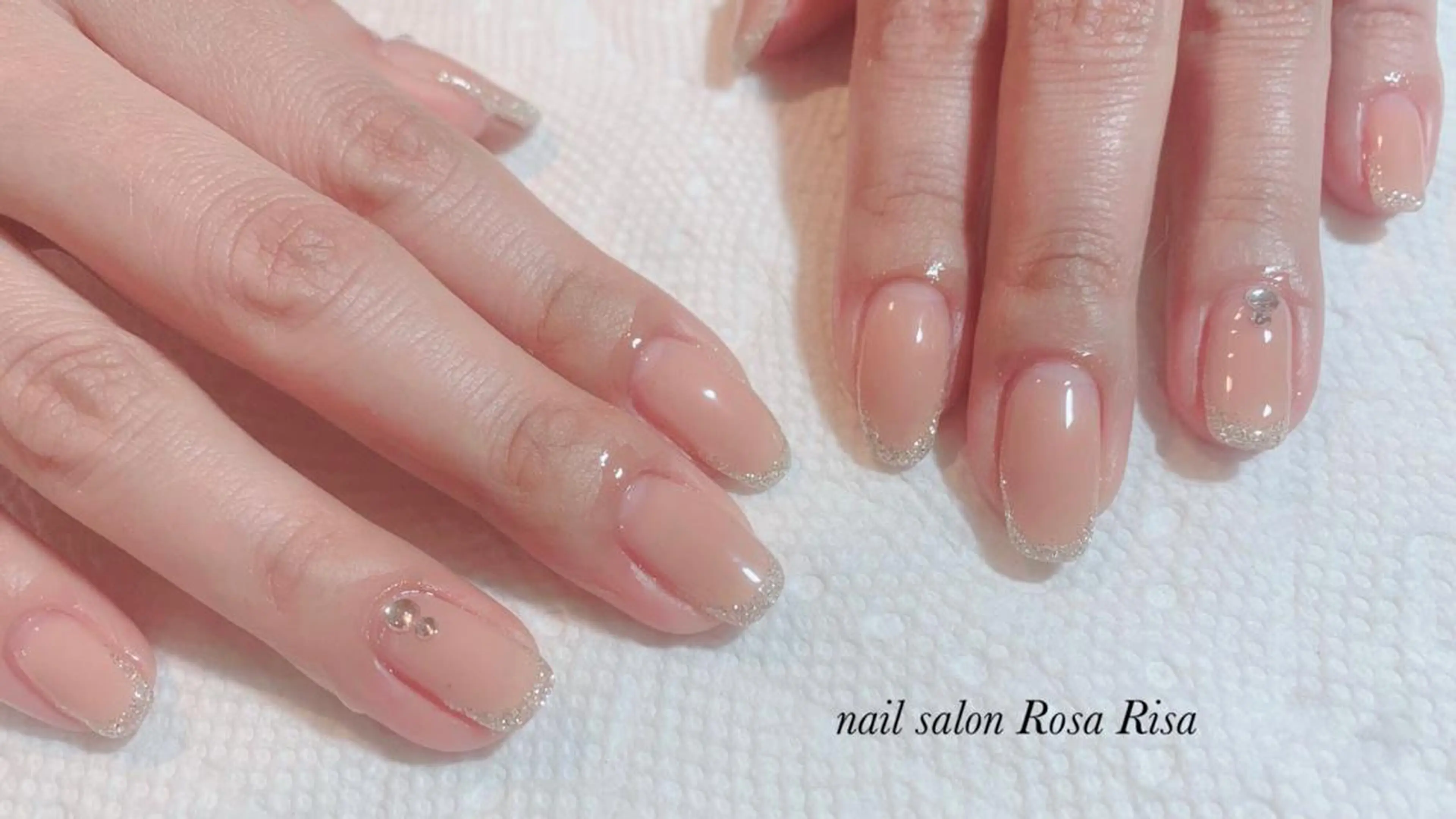 ミディアム ネイル ハンドネイル ネイルスタジオ シェイクユアハンズのネイルデザイン