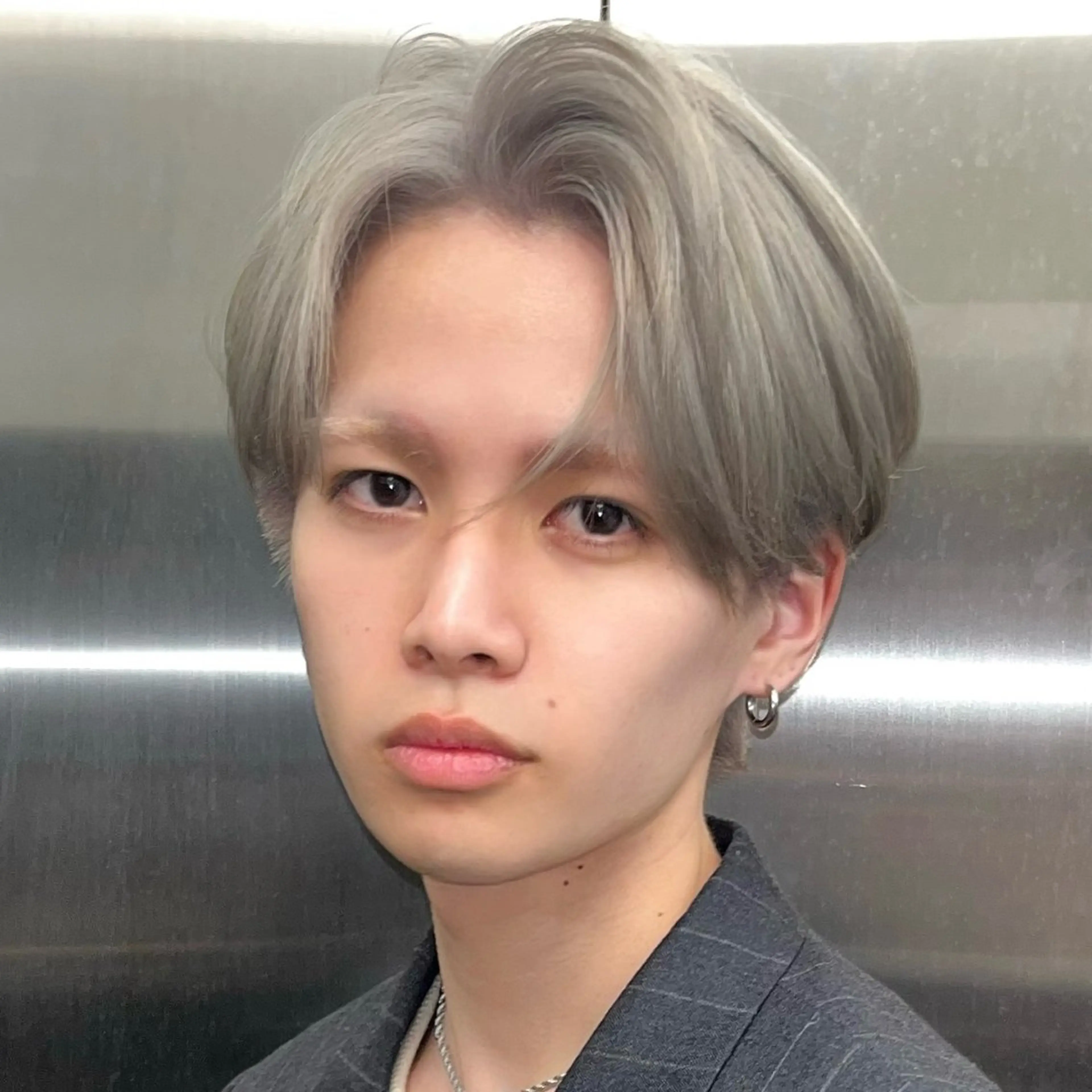 カラー ヘアカラー ウルフとデザイン カラーの神のヘアスタイル