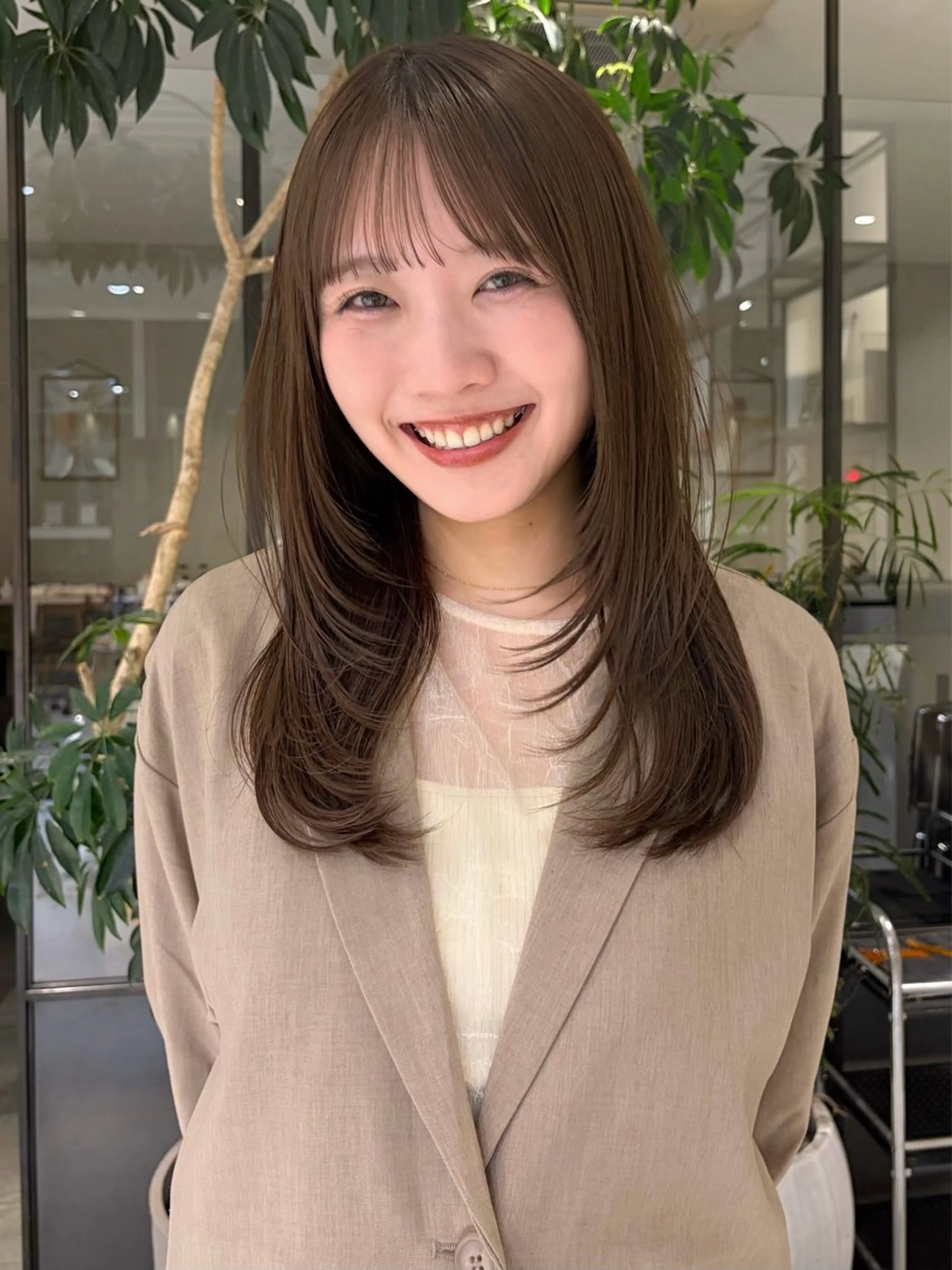 セミロング カラー カット ヘアカラー FILMS所属・-みつま はるな-のヘアスタイル