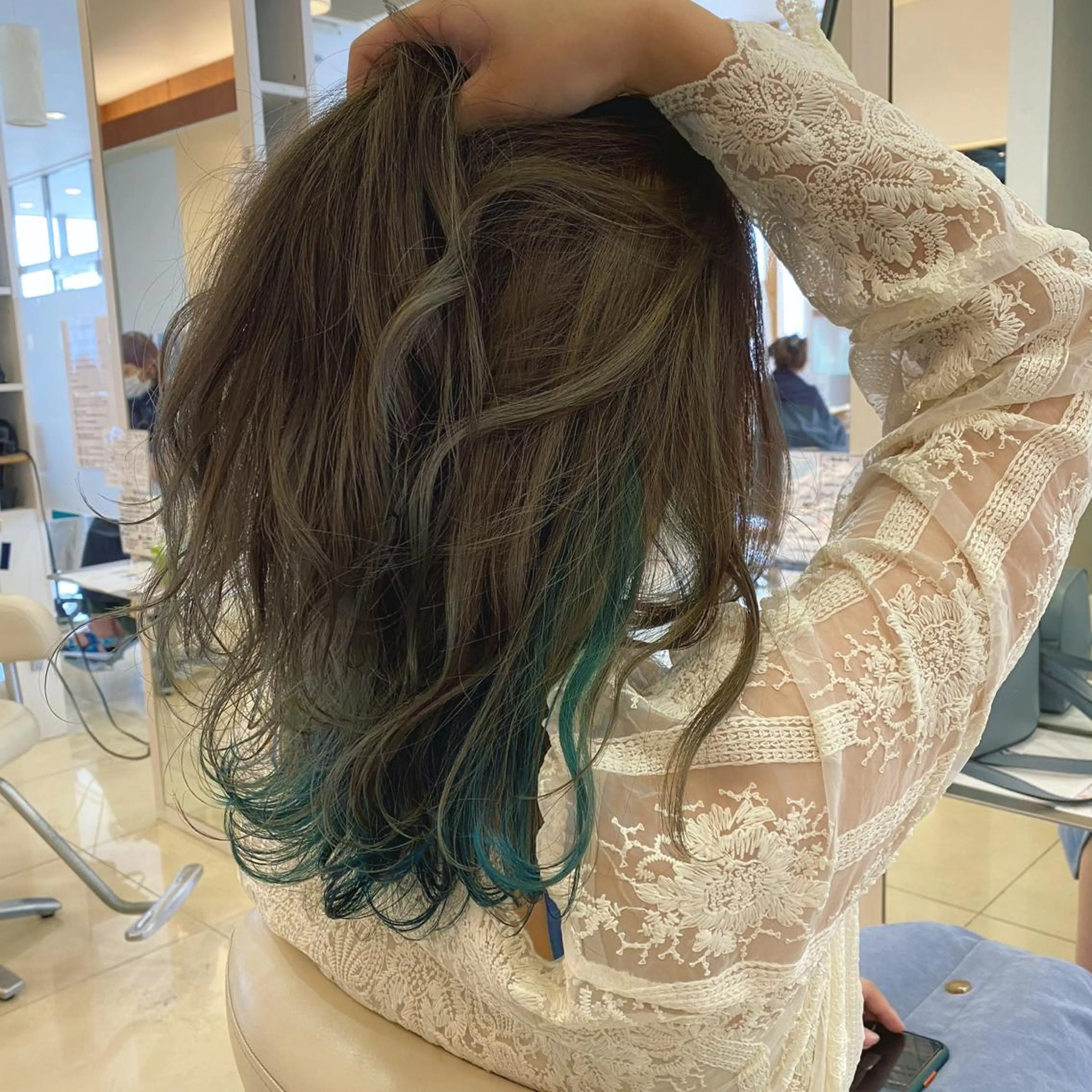 セミロング カラー 牧野 佳樹のヘアスタイル