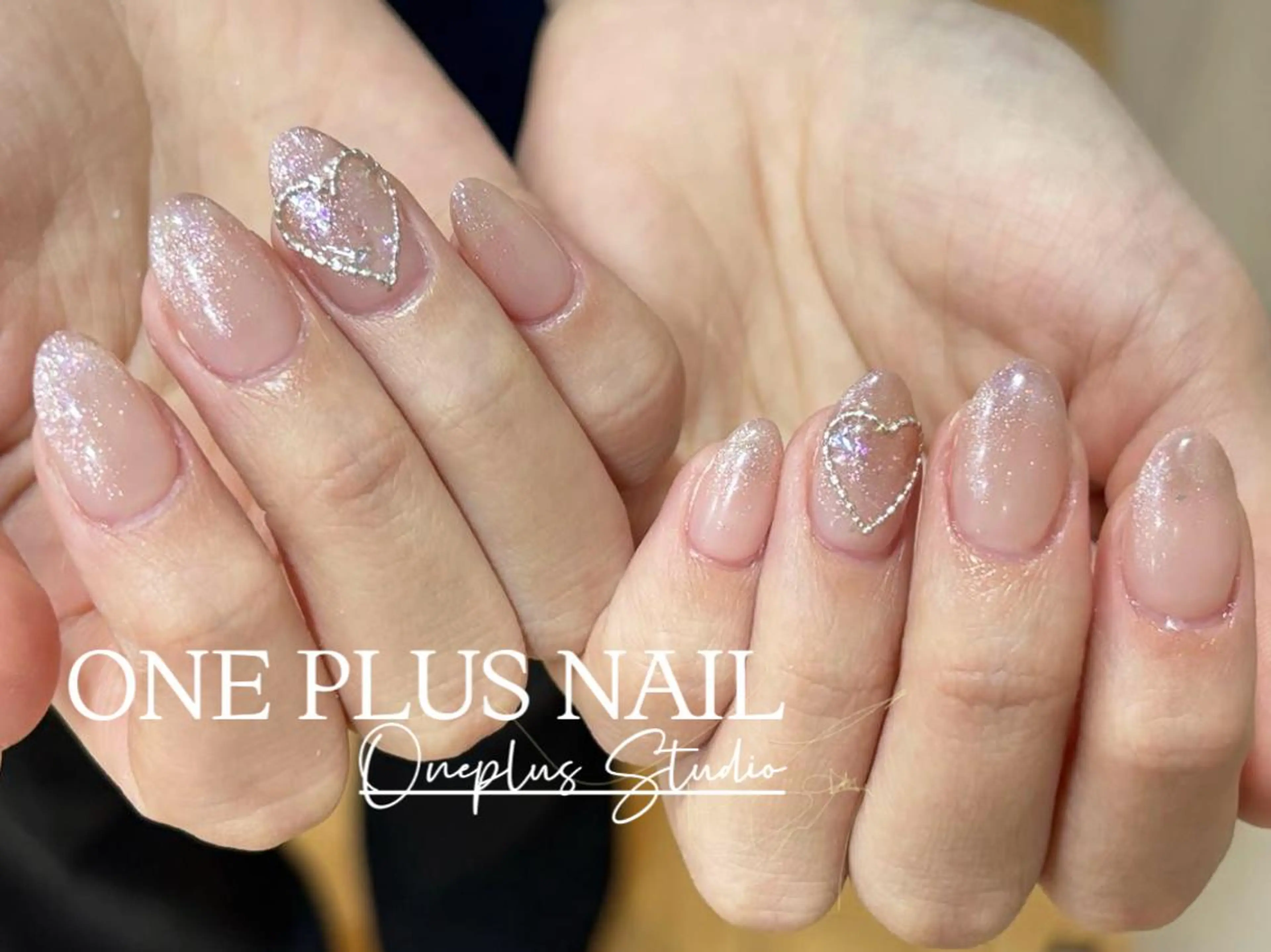 ネイル アートネイル オーロラネイル ガーリー キラキラネイル 韓国ネイル One plus StudioNailのネイルデザイン