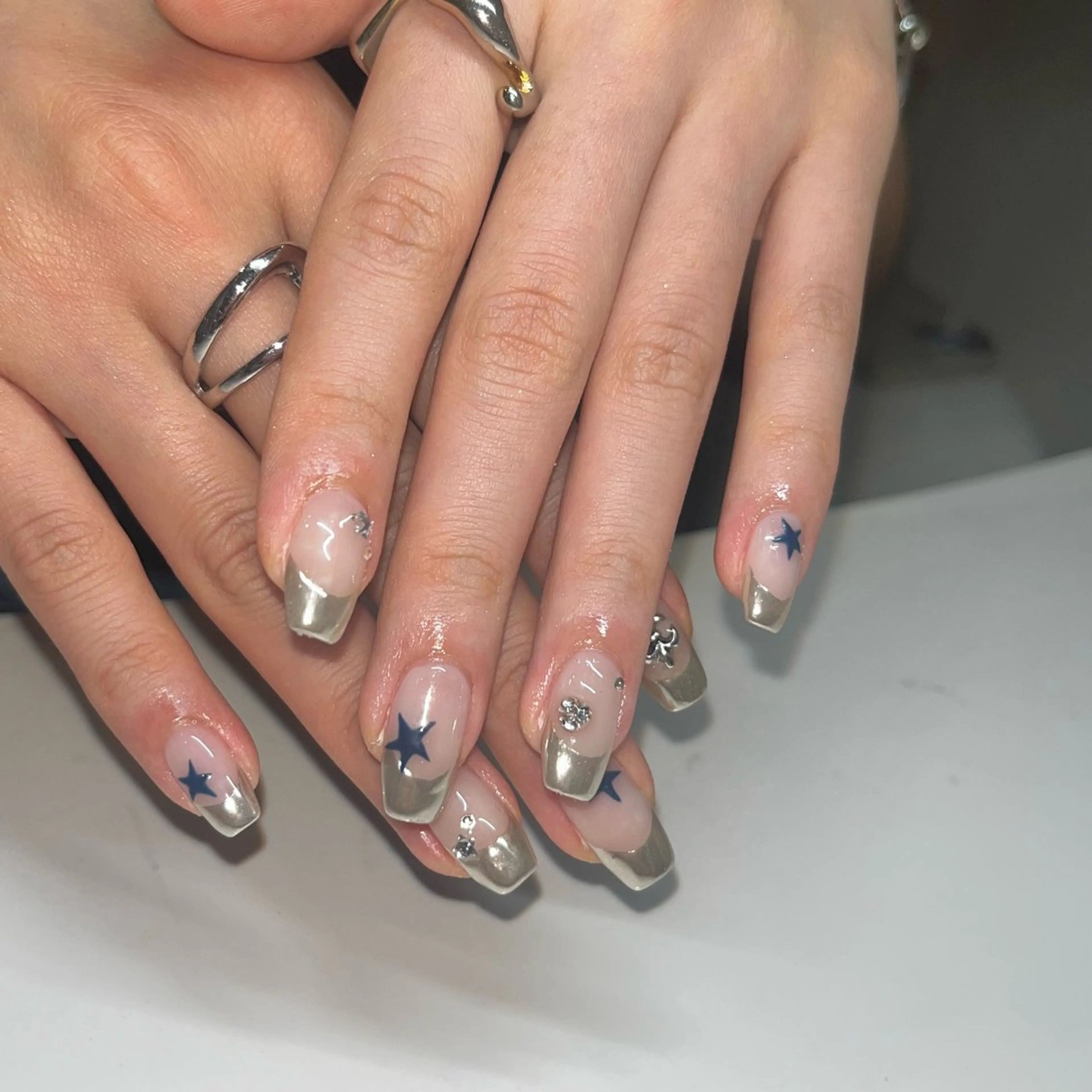 ネイル フレンチネイル ミラーネイル シルバー ハンドネイル イーミリー市川店 moekaのネイルデザイン